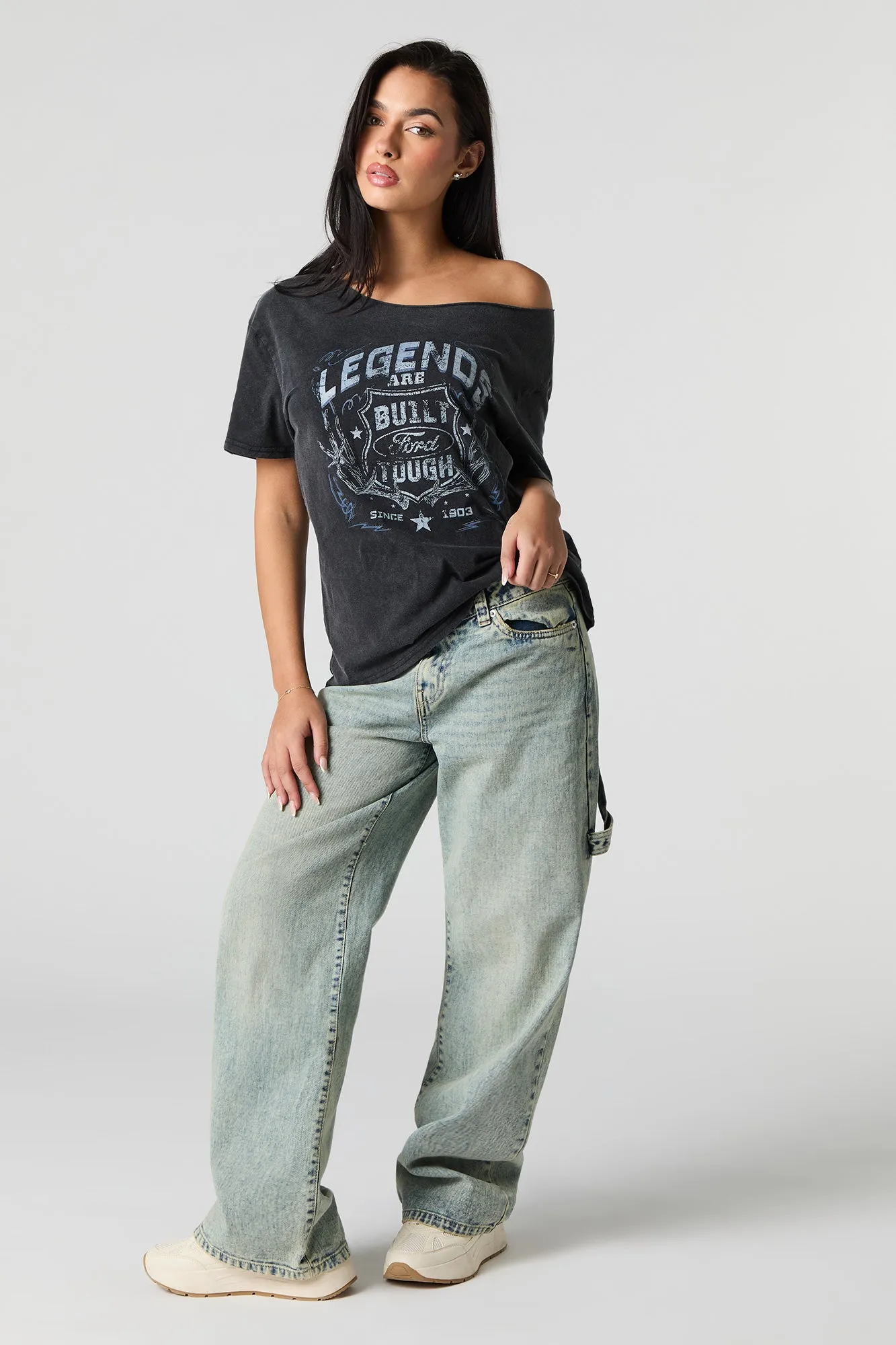 T-shirt délavé à imprimé Ford Legends avec épaules dénudées sold by Urban Planet product image thumbnail 3