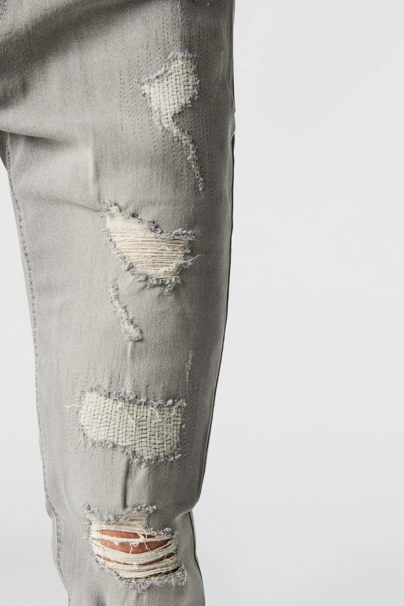 Jean ajusté d'aspect usé délavé gris sold by Urban Planet product image thumbnail 4