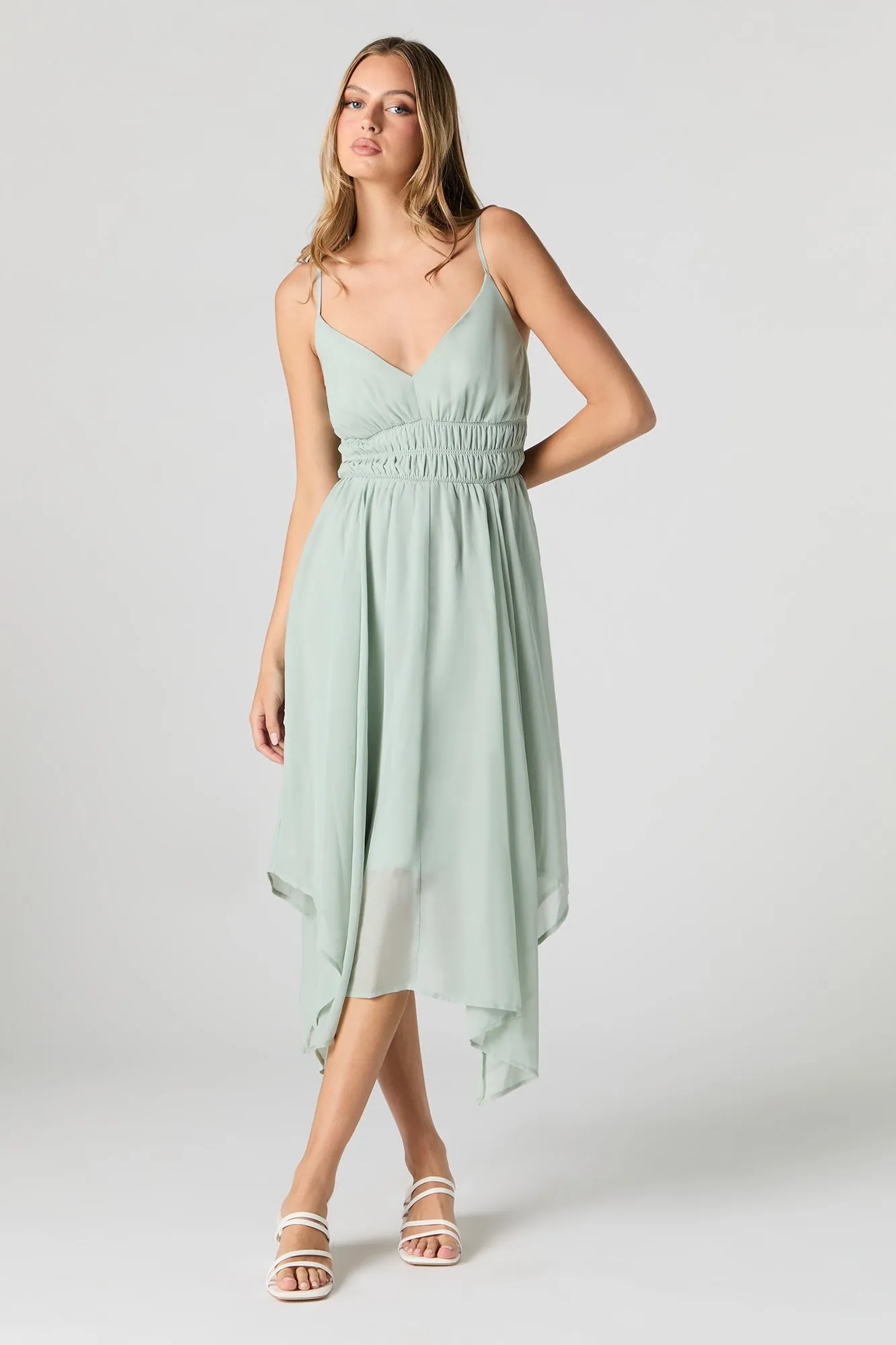 Robe midi asymétrique en chiffon à encolure en V sold by Urban Planet product image thumbnail 4