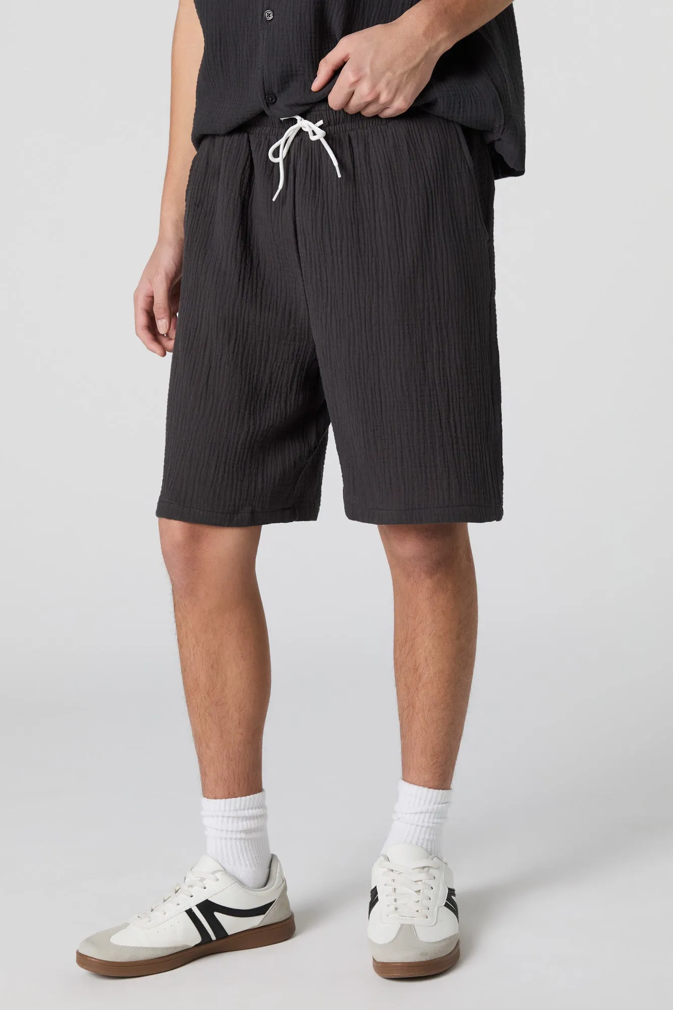 Short froissé à taille coulissante sold by Urban Planet product image thumbnail 4