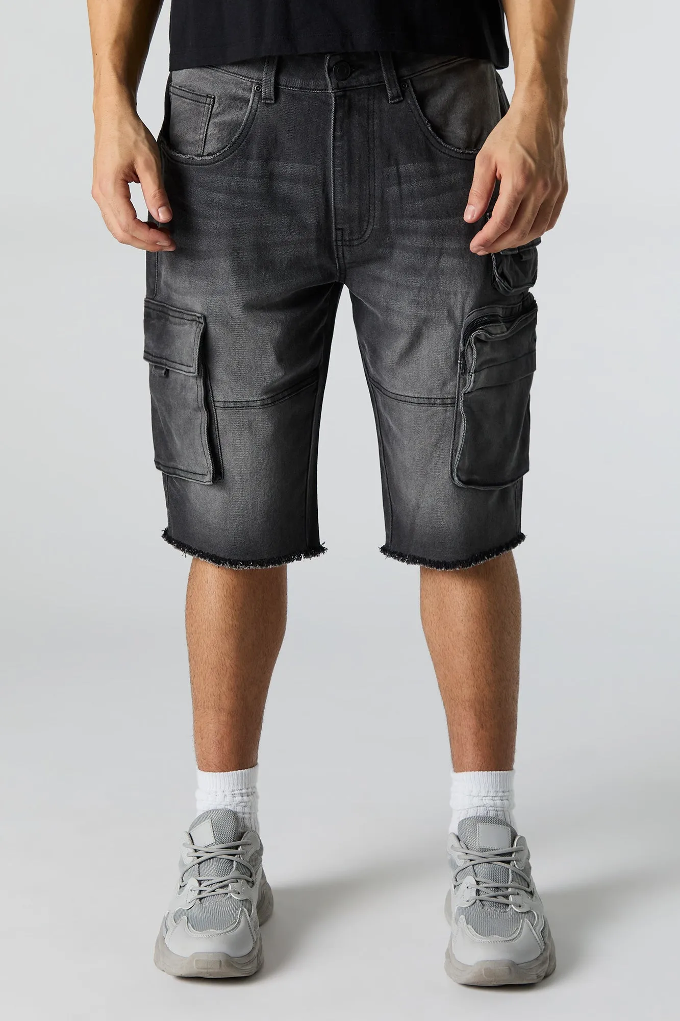Short cargo long en denim extensible sold by Urban Planet