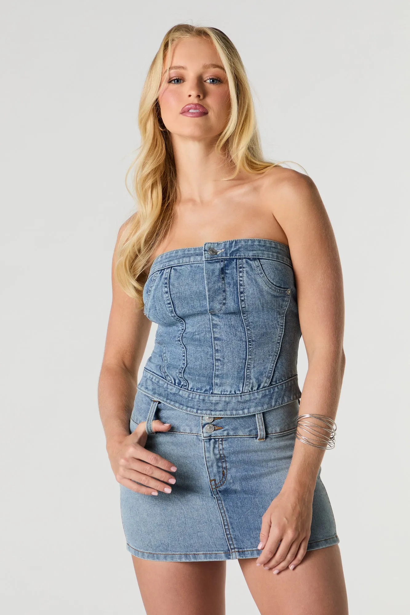 Minijupe en denim sold by Urban Planet