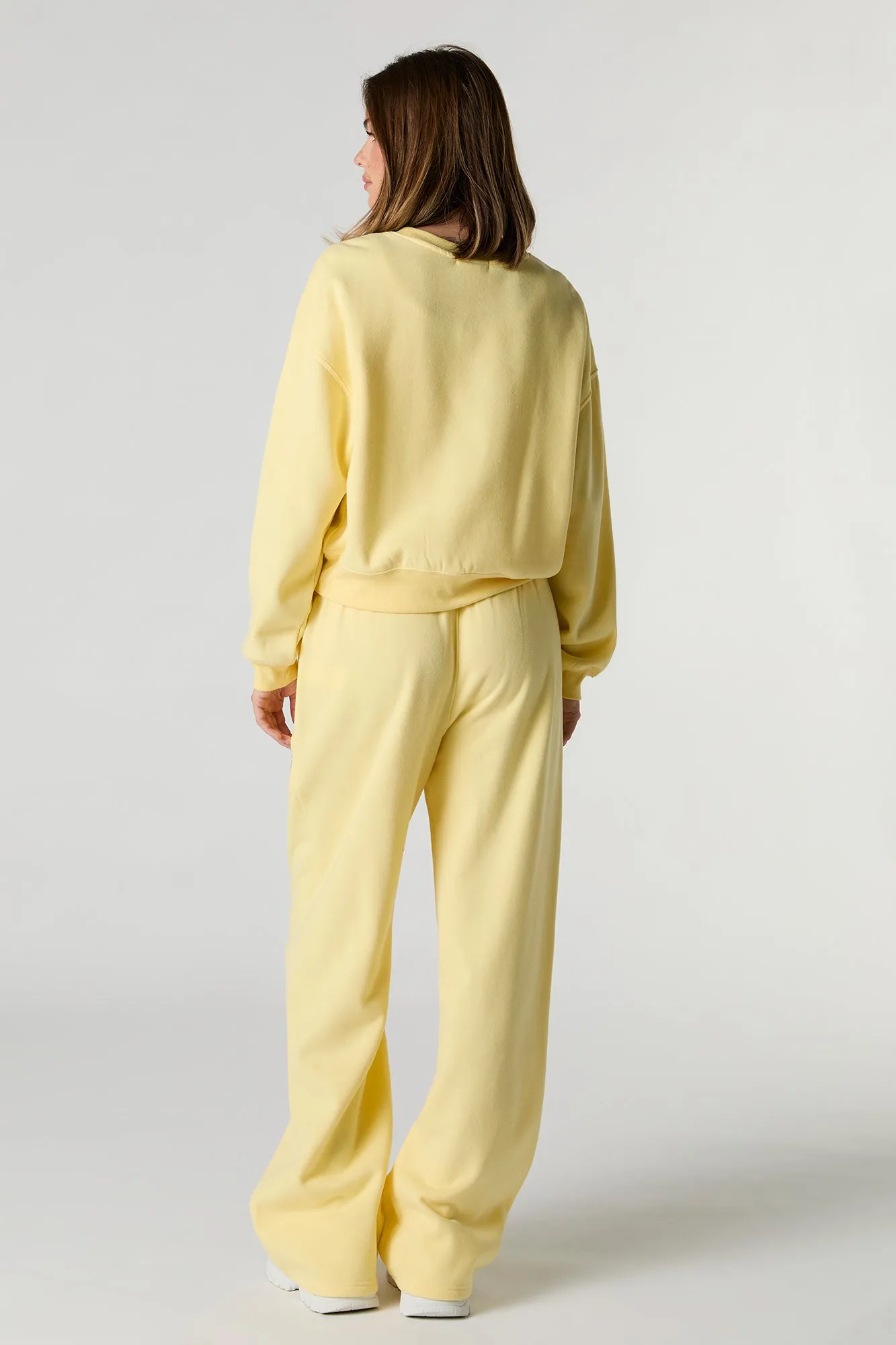 Pantalon d'entraînement de style universitaire à jambe large en molleton sold by Urban Planet product image thumbnail 3