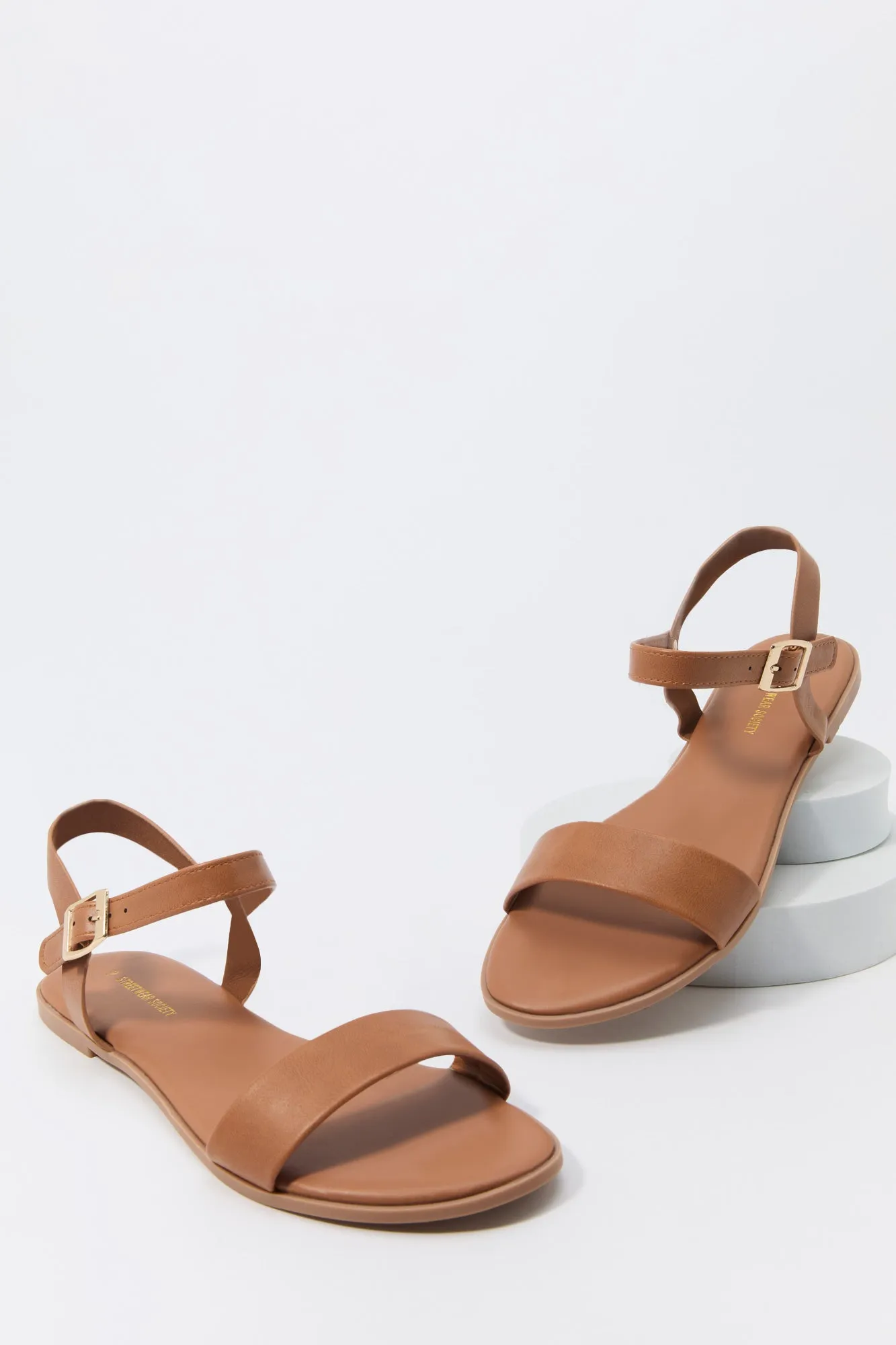Sandales avec brides en similicuir sold by Urban Planet