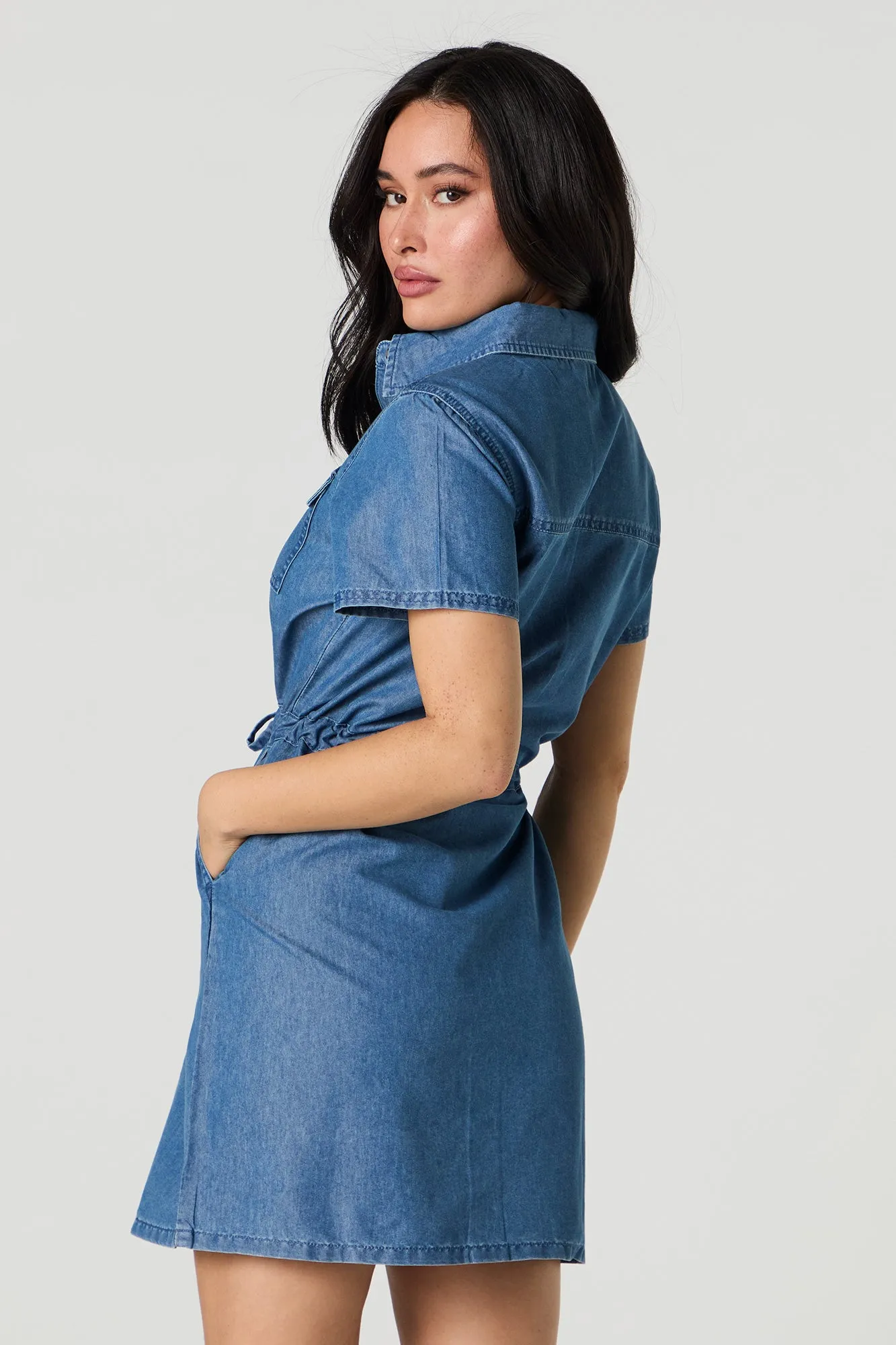 Robe boutonnée en denim avec col sold by Urban Planet product image thumbnail 2