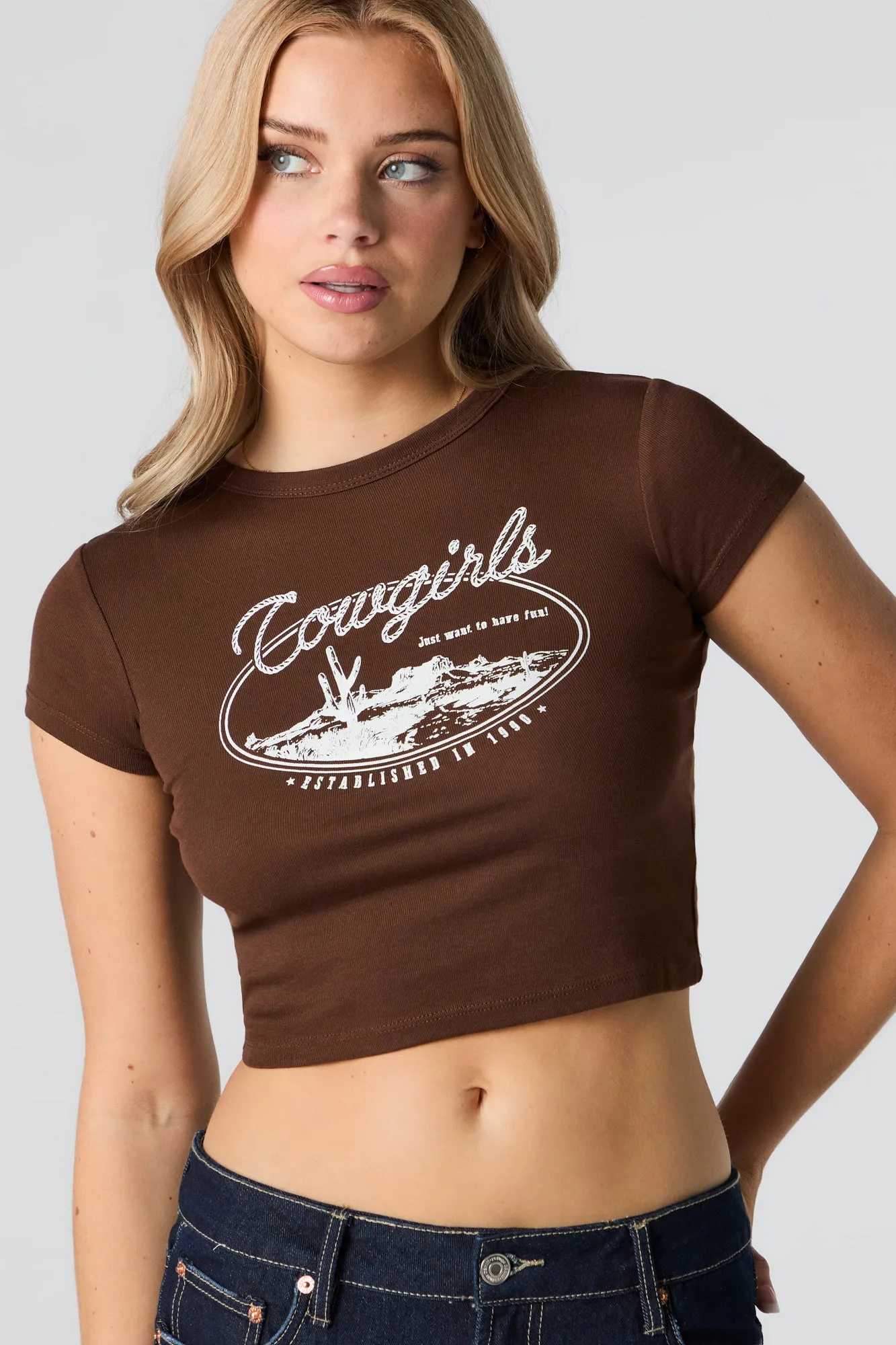 T-shirt ultracourt à imprimé Cowgirl sold by Urban Planet