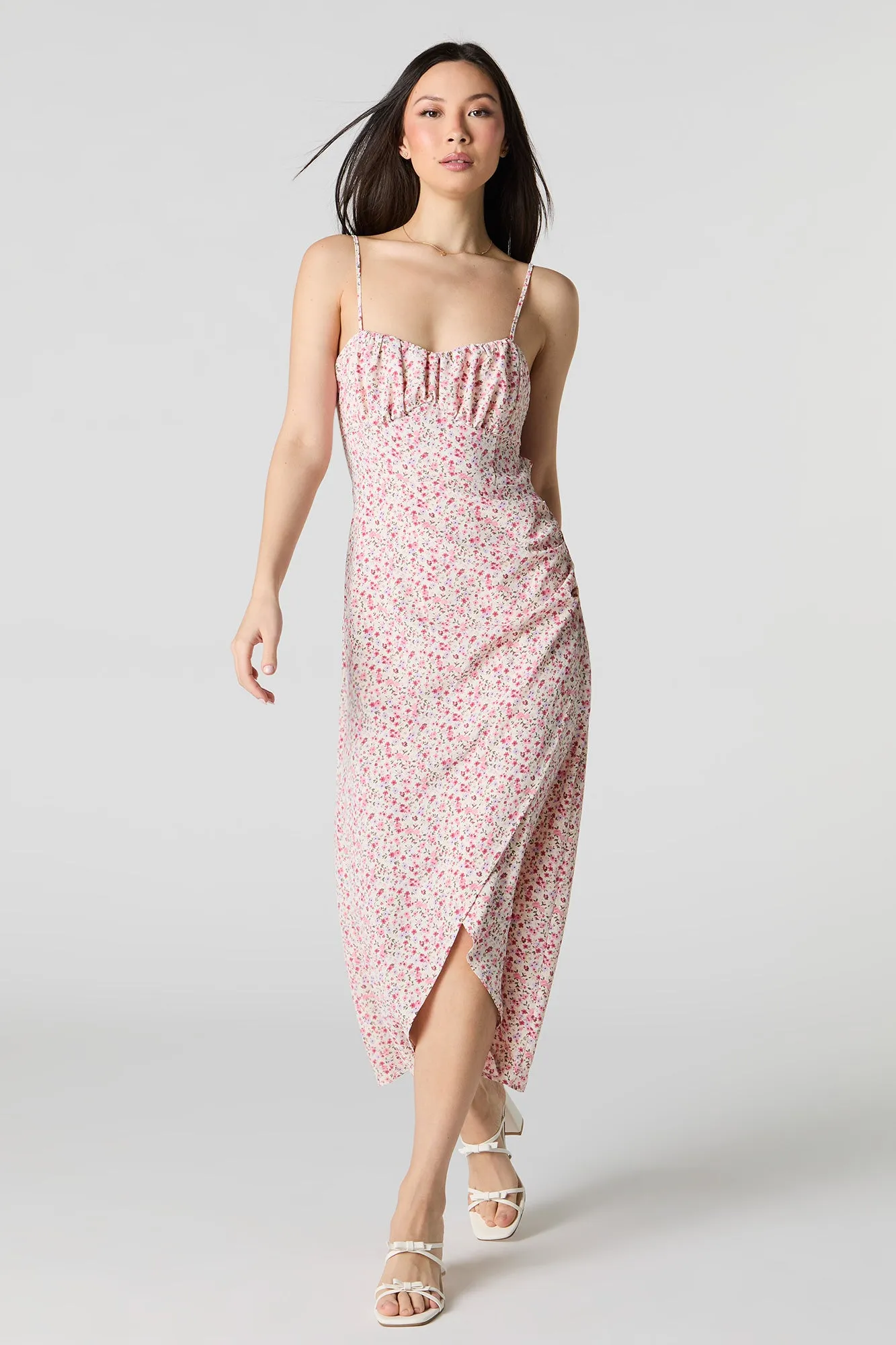 Robe midi fleurie avec fente latérale sold by Urban Planet