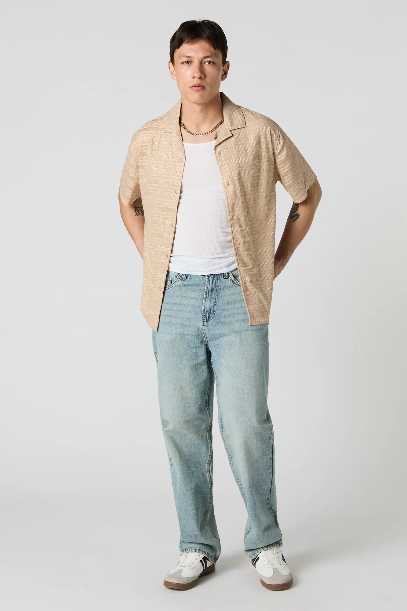 Haut boutonné texturé avec col sold by Urban Planet product image thumbnail 3