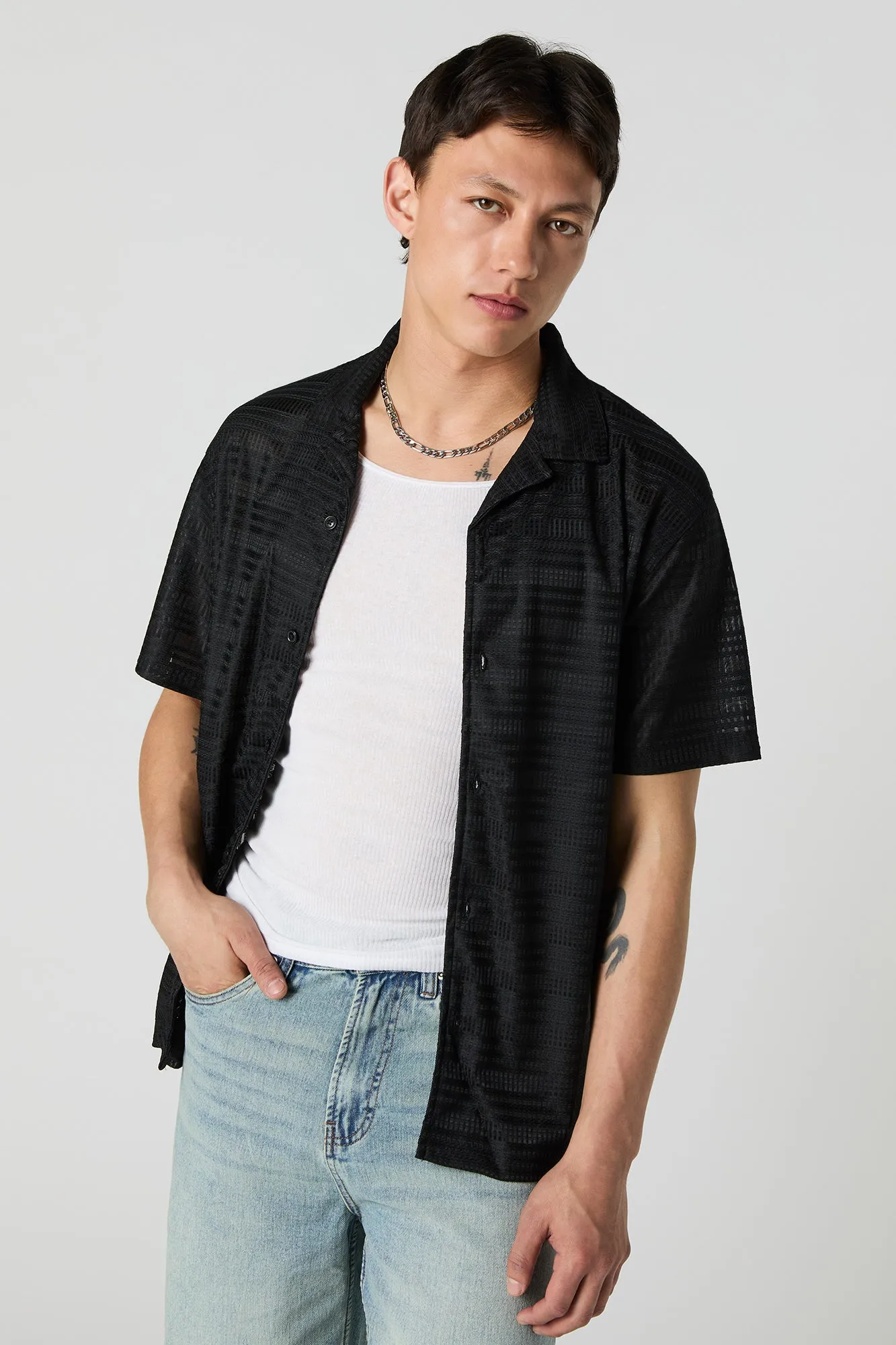 Haut boutonné texturé avec col sold by Urban Planet product image thumbnail 4