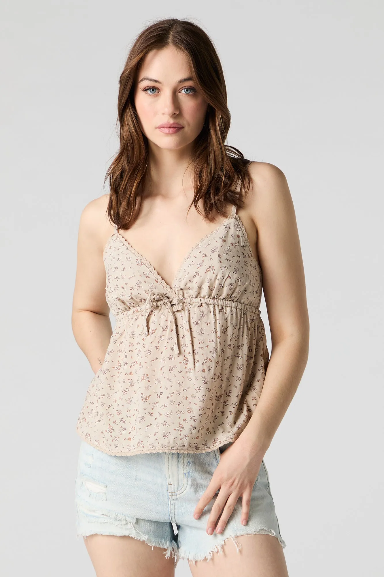 Camisole de style nuisette à surplis fleurie sold by Urban Planet