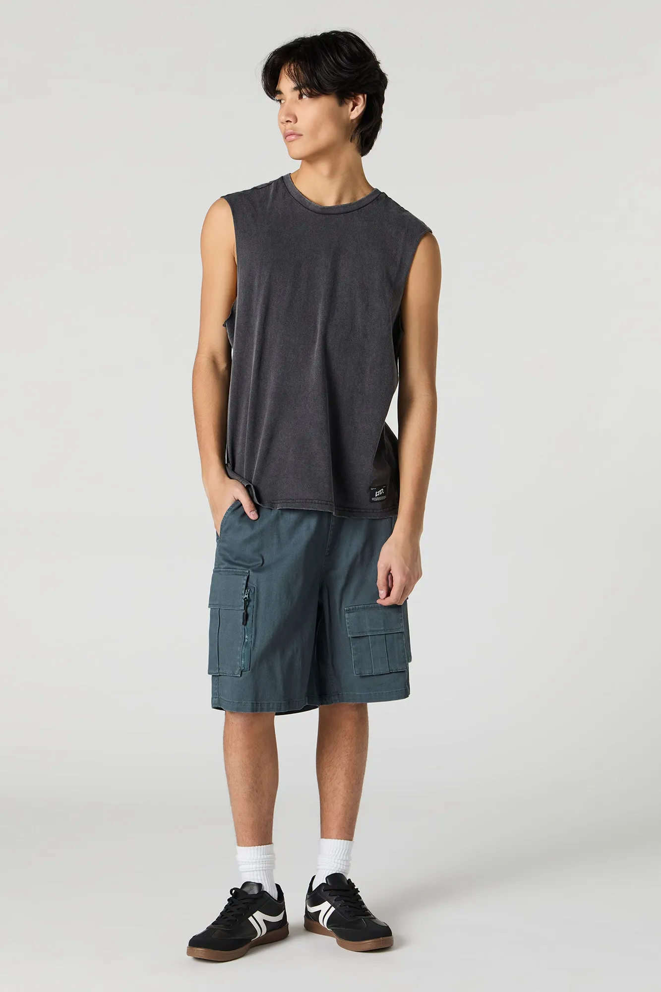 Short cargo avec fermeture à glissière et taille coulissante sold by Urban Planet product image thumbnail 2