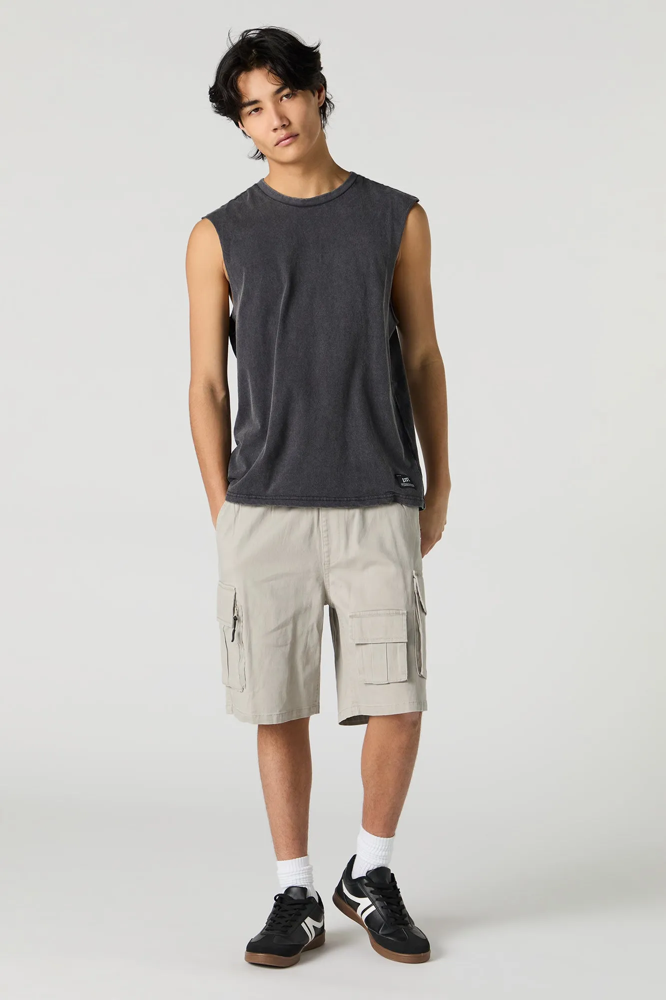 Short cargo avec fermeture à glissière et taille coulissante sold by Urban Planet product image thumbnail 5