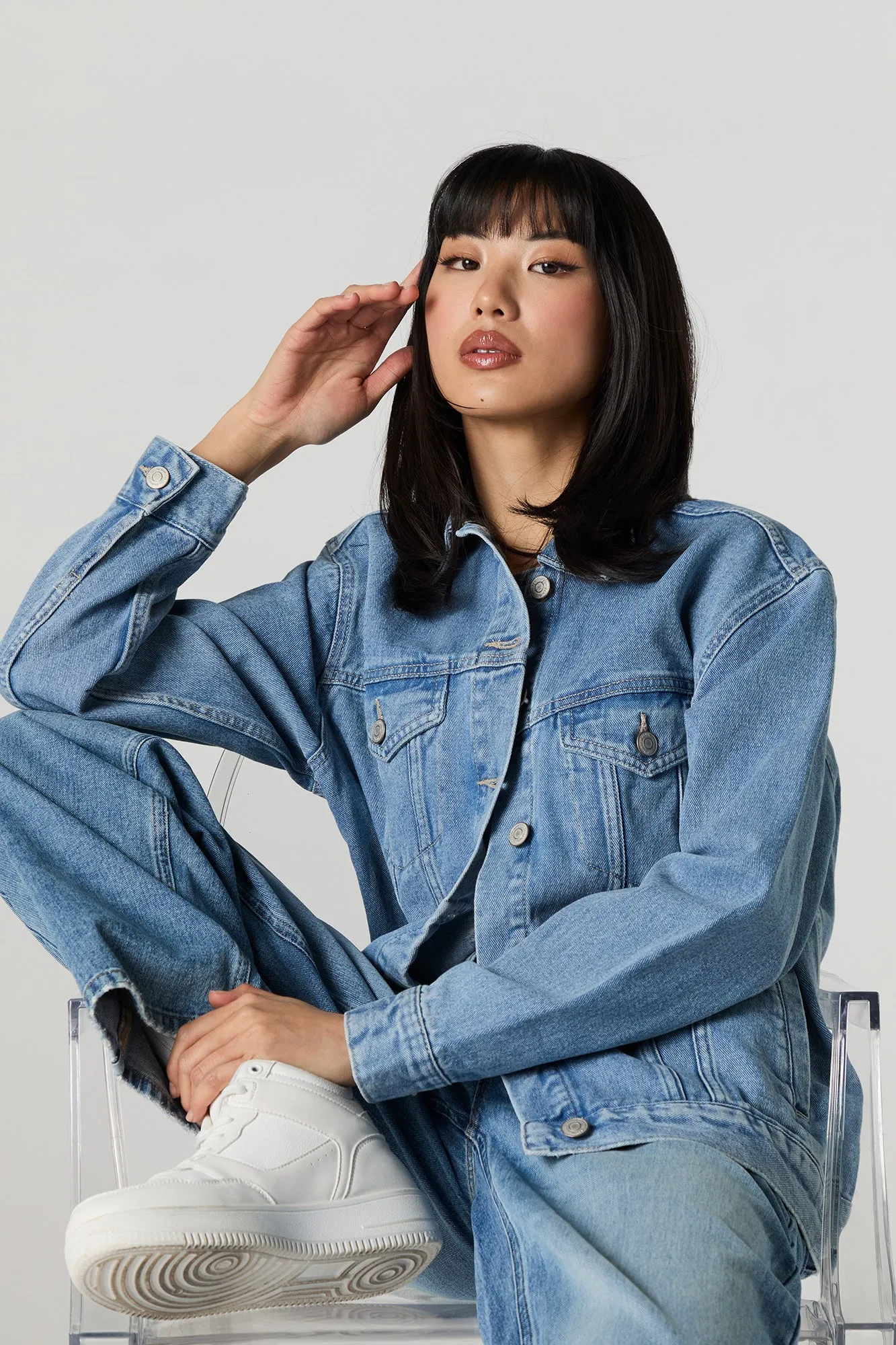 Blouson de style camionneur de coupe garçonne en denim sold by Urban Planet