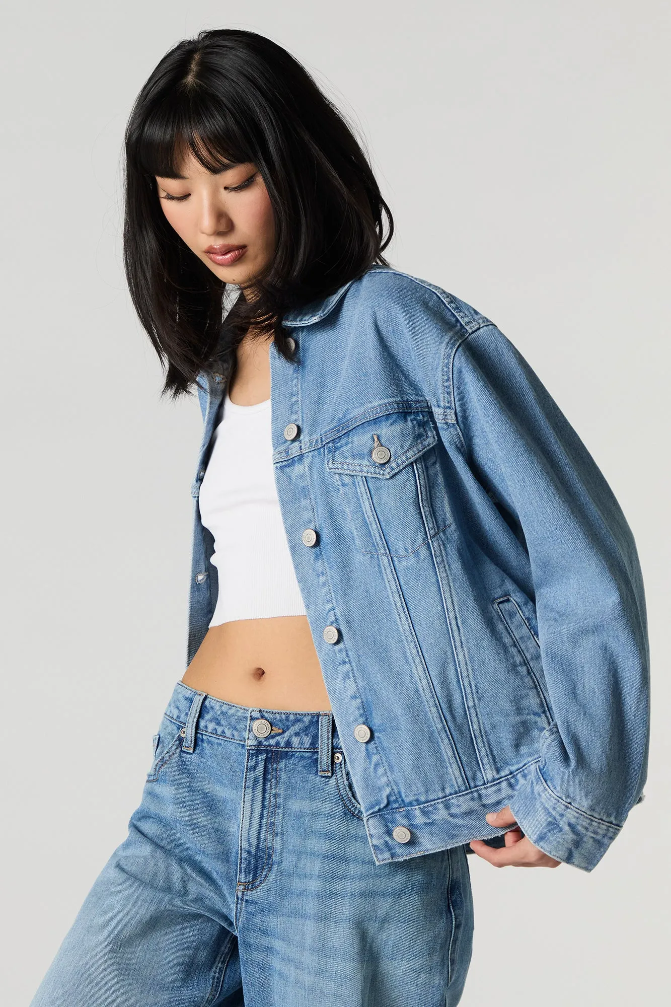 Blouson de style camionneur de coupe garçonne en denim sold by Urban Planet product image thumbnail 4