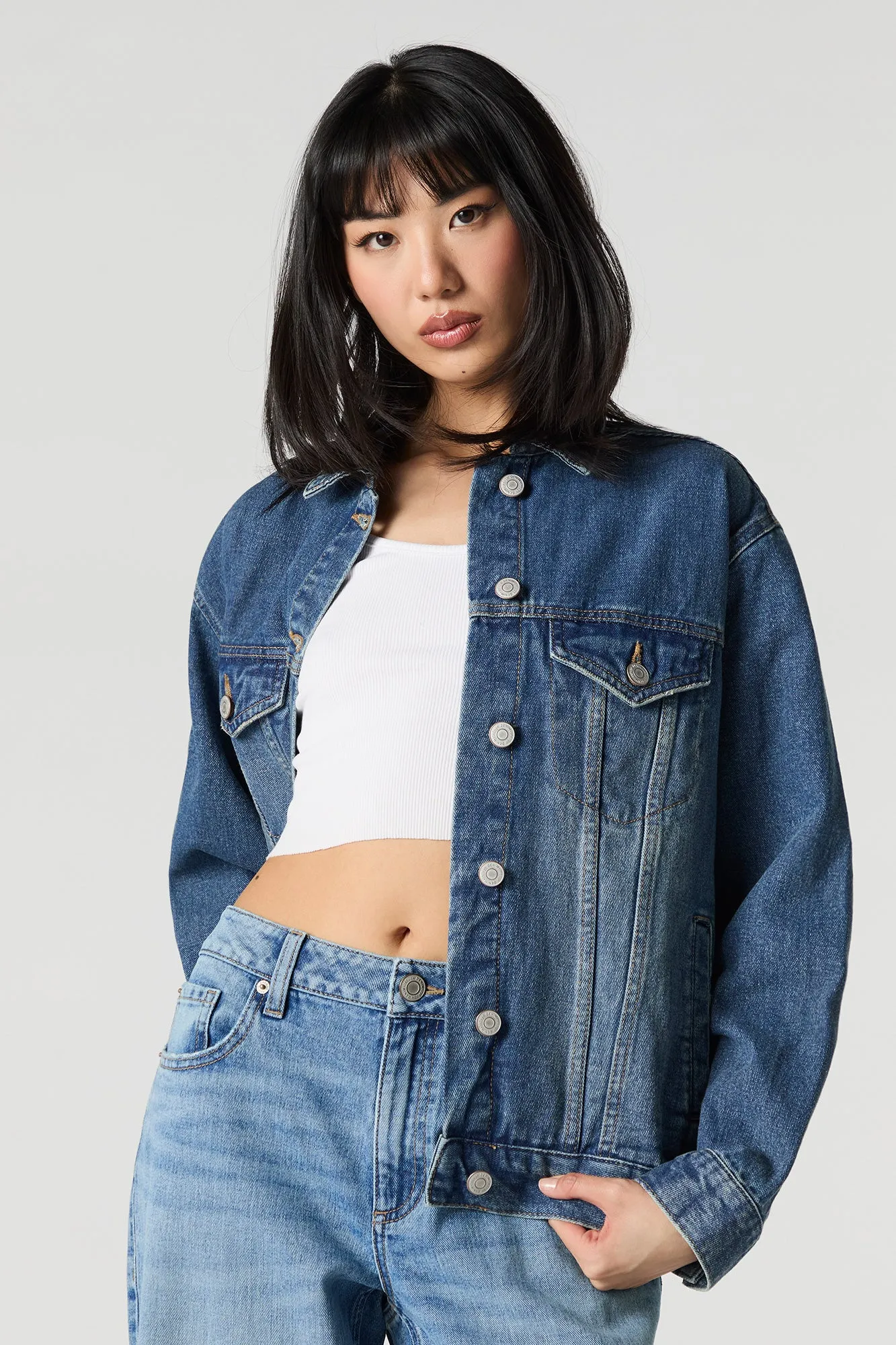 Blouson de style camionneur de coupe garçonne en denim sold by Urban Planet product image thumbnail 5