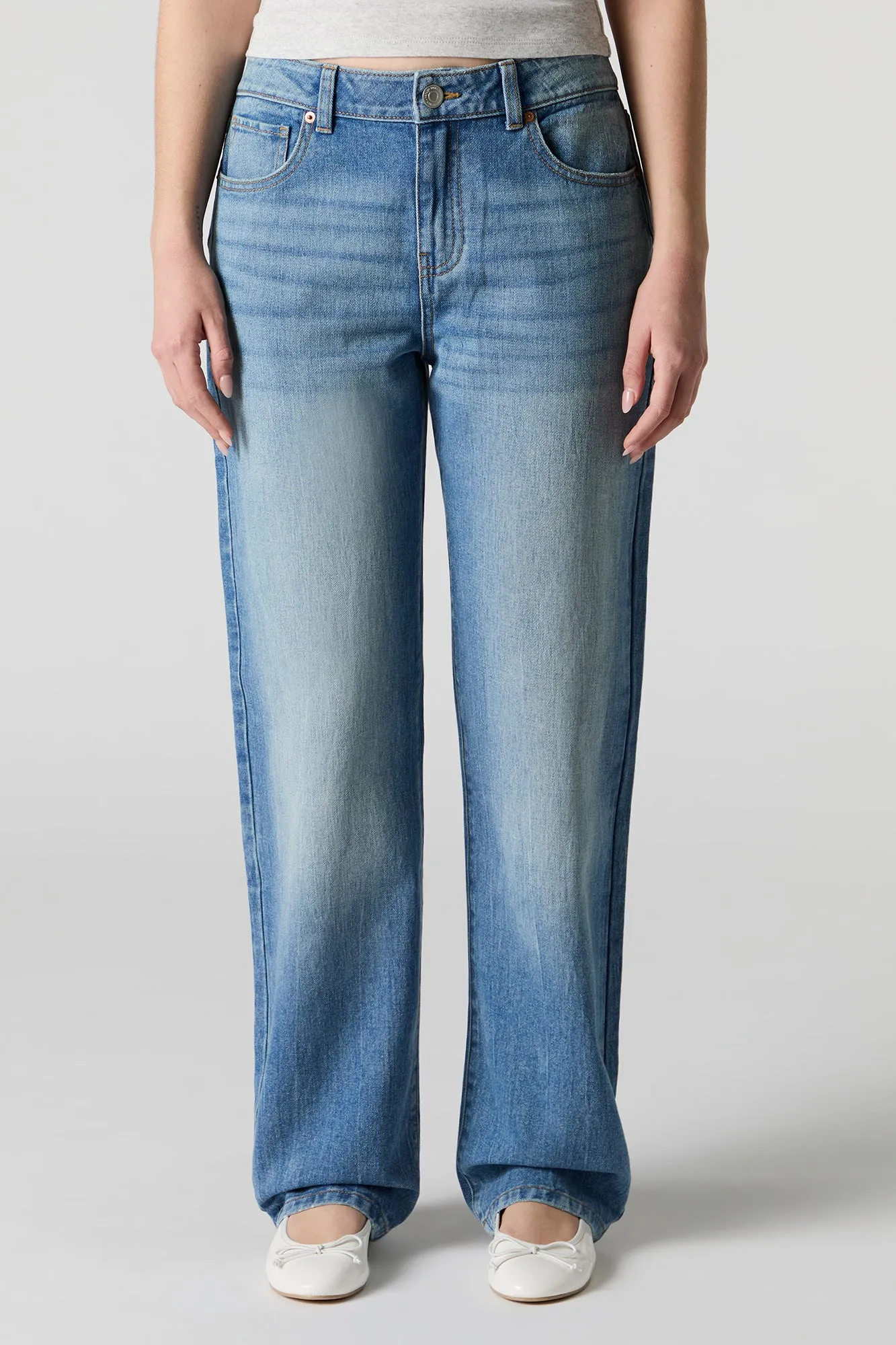 Jean ample à jambe droite délavé moyen sold by Urban Planet product image thumbnail 2