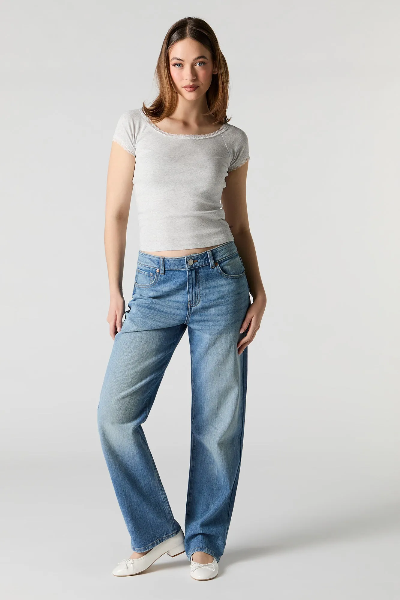 Jean ample à jambe droite délavé moyen sold by Urban Planet