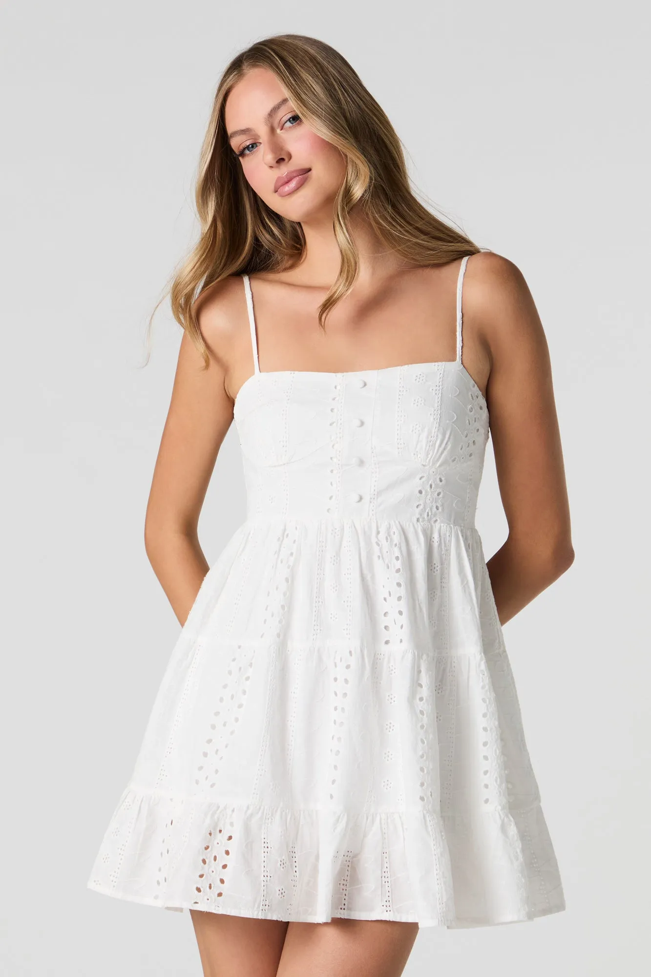 Minirobe de style nuisette avec oeillets sold by Urban Planet