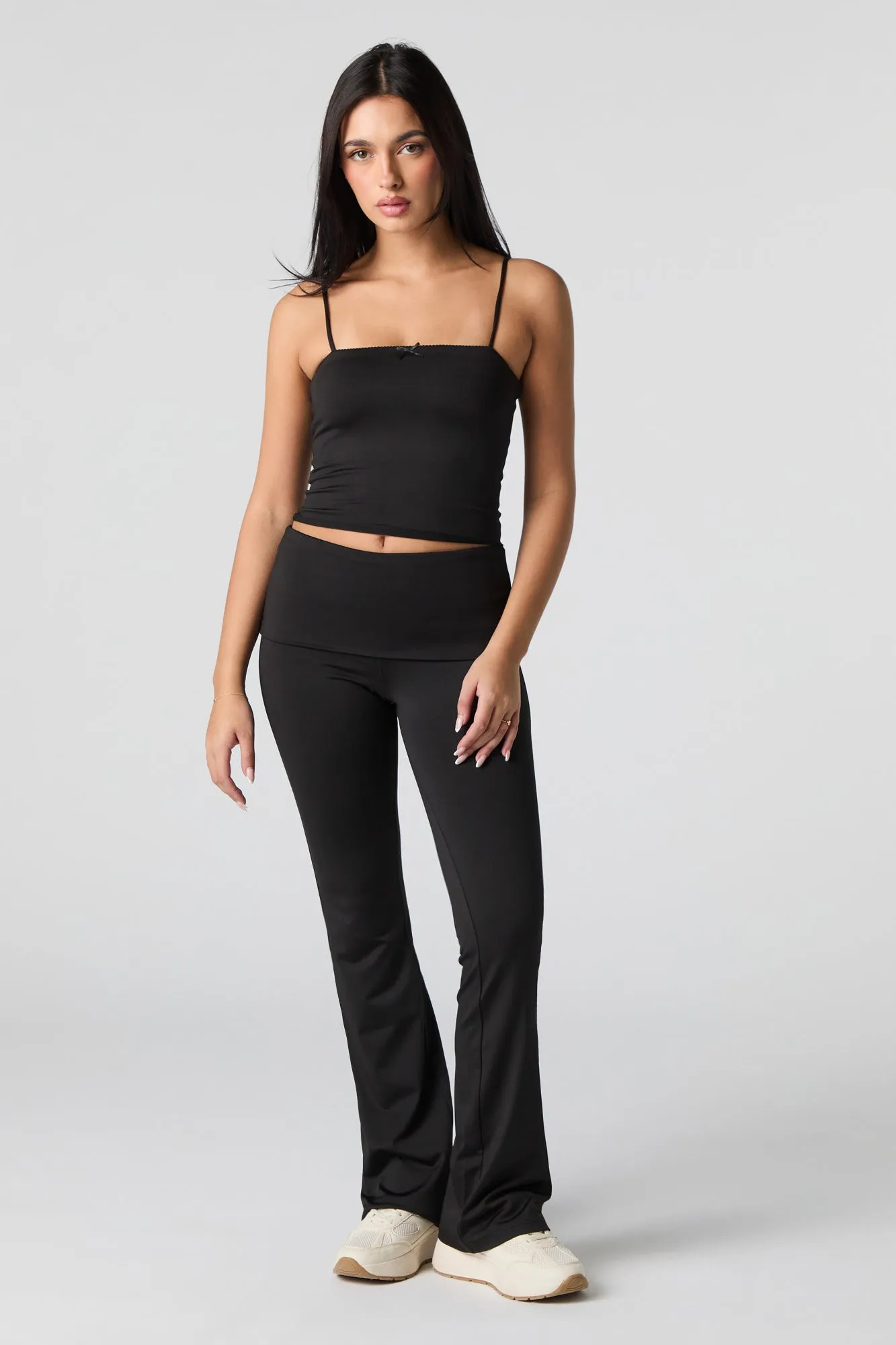 Pantalon profilé à jambe évasée avec taille pliée sold by Urban Planet product image thumbnail 5