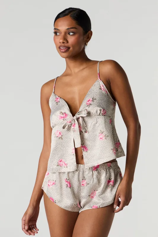 Ensemble pyjama avec débardeur de style nuisette et short en satin sold by Urban Planet