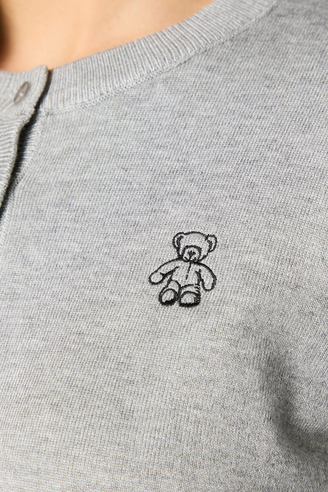 Cardigan court avec motif brodé Bear sold by Urban Planet product image thumbnail 4