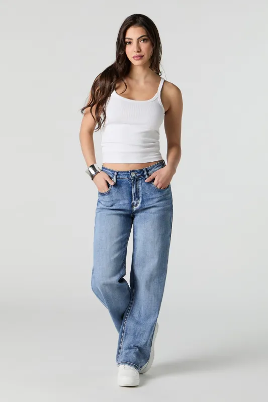 Jean à jambe droite délavé moyen sold by Urban Planet