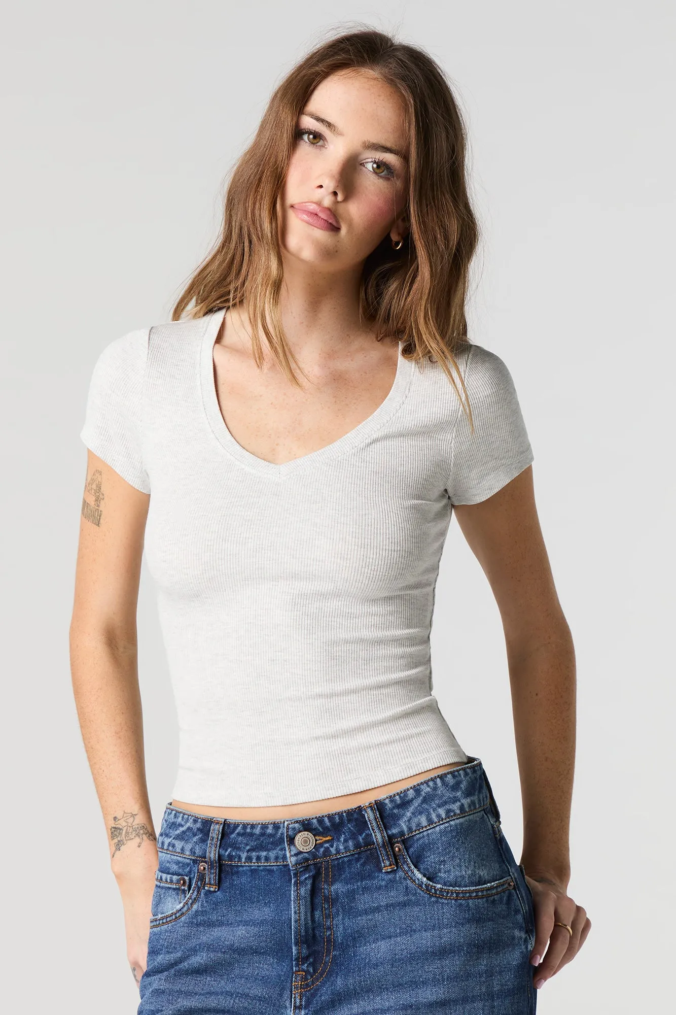 T-shirt côtelé à col en V sold by Urban Planet