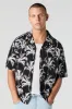Haut boutonné à manches longues avec motif tropical sold by Urban Planet
