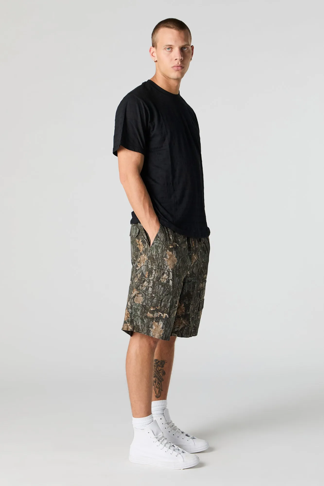 Short cargo avec poches à fermeture à glissière et taille coulissante sold by Urban Planet product image thumbnail 2