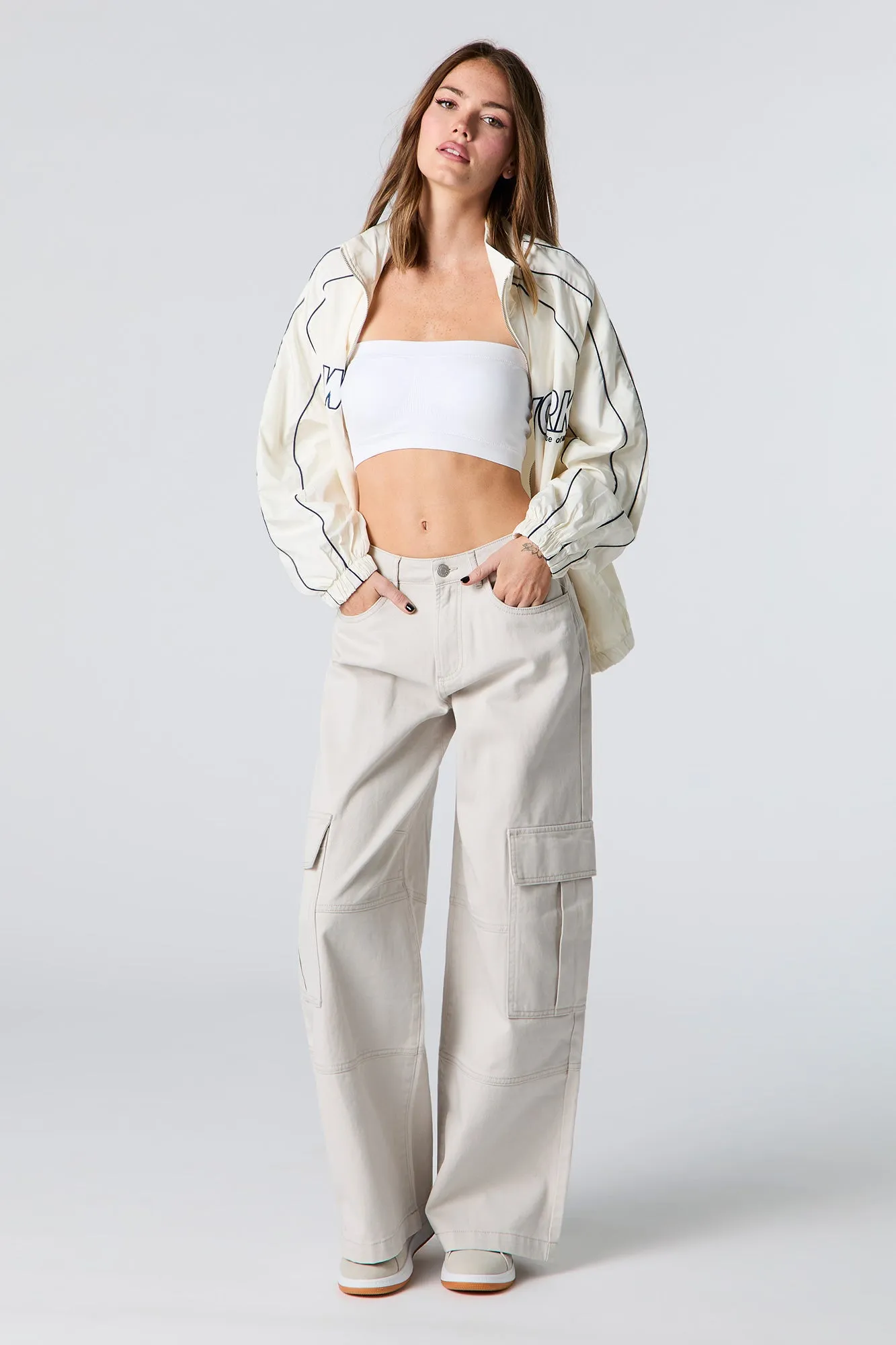 Pantalon cargo baggy en denim sold by Urban Planet