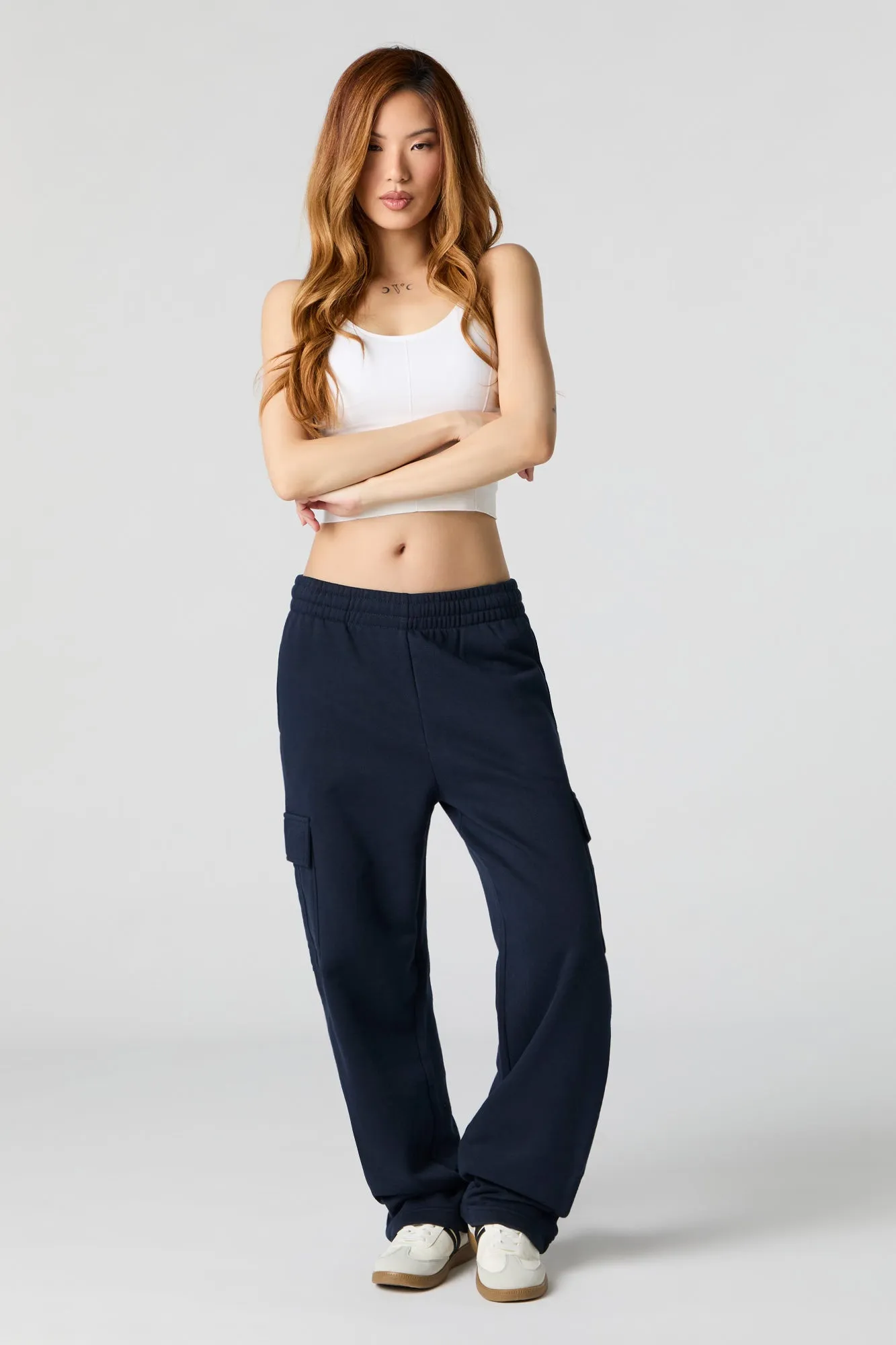 Pantalon d'entraînement cargo à jambe large en molleton uni sold by Urban Planet product image thumbnail 4