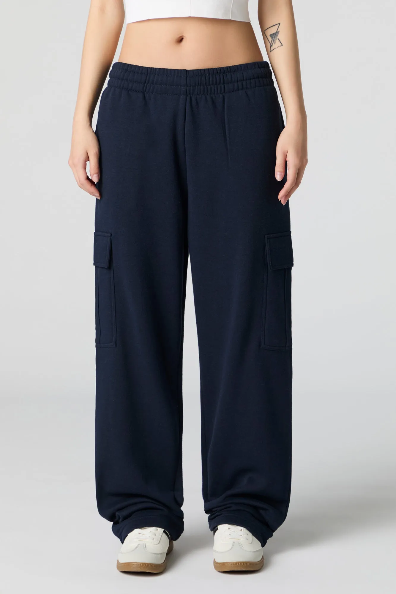 Pantalon d'entraînement cargo à jambe large en molleton uni sold by Urban Planet product image thumbnail 2