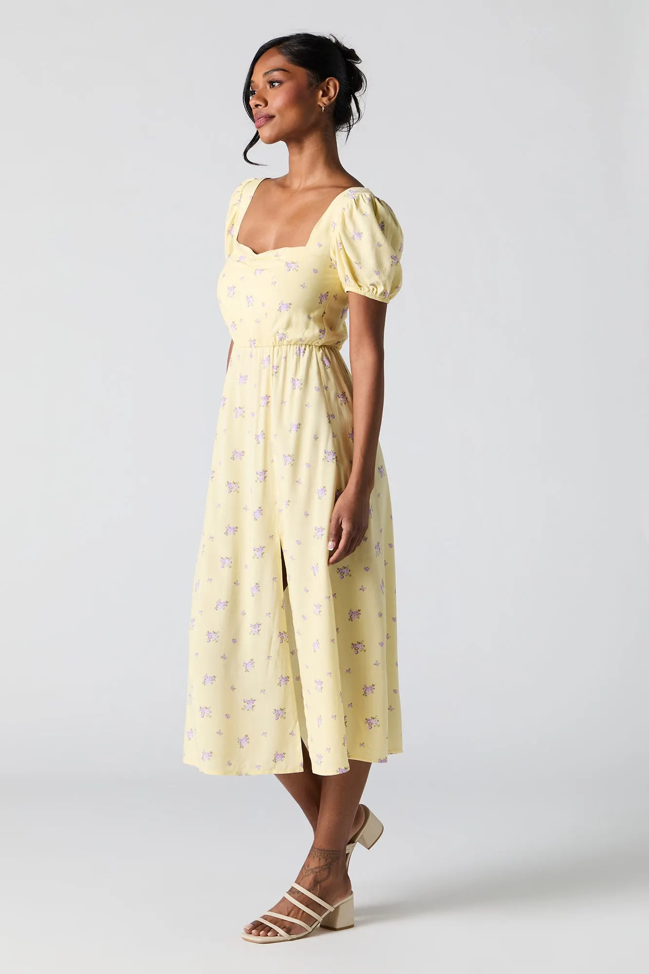 Robe midi fleurie à manches bouffantes et décolleté en coeur sold by Urban Planet product image thumbnail 2