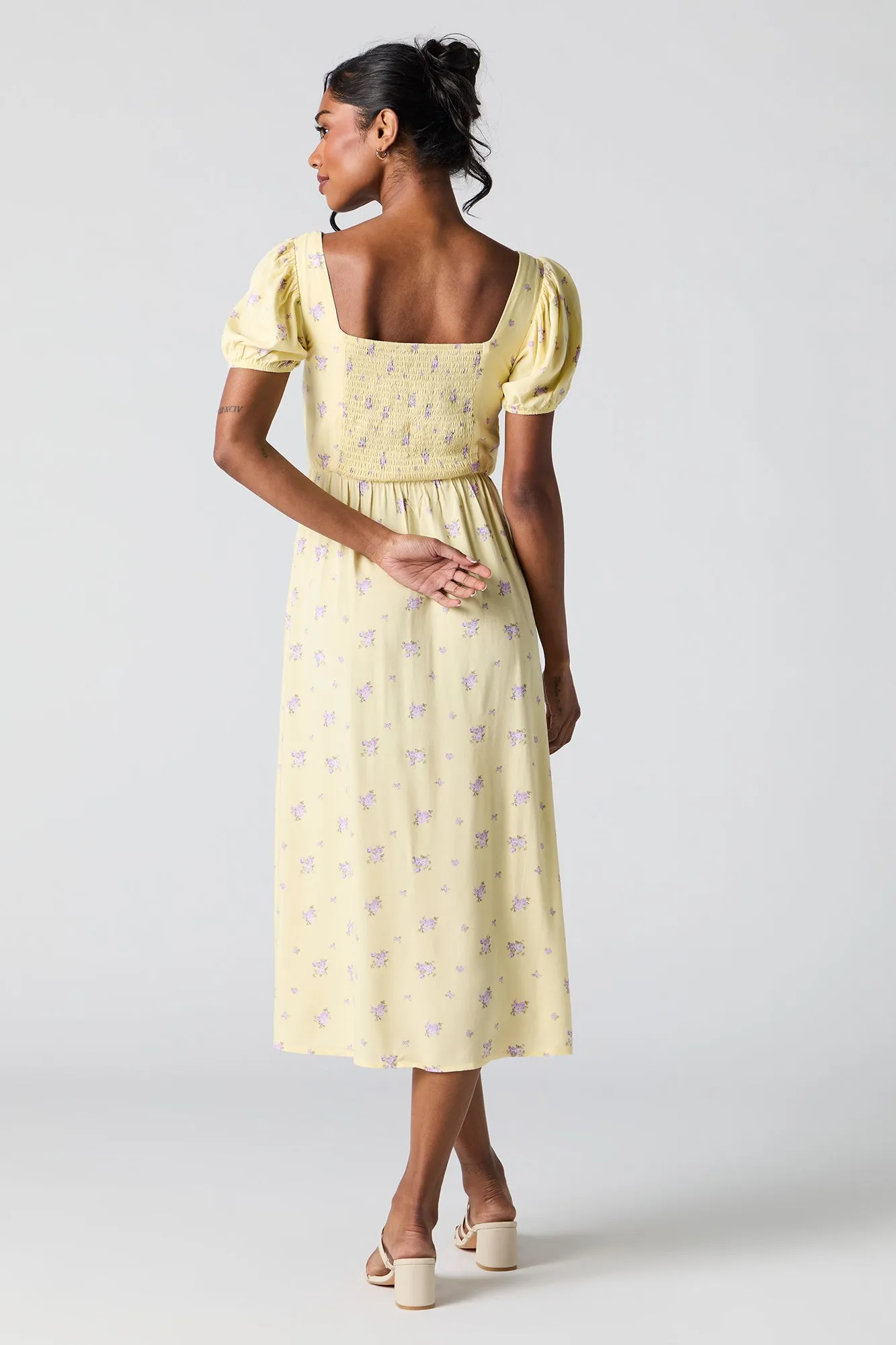 Robe midi fleurie à manches bouffantes et décolleté en coeur sold by Urban Planet product image thumbnail 3