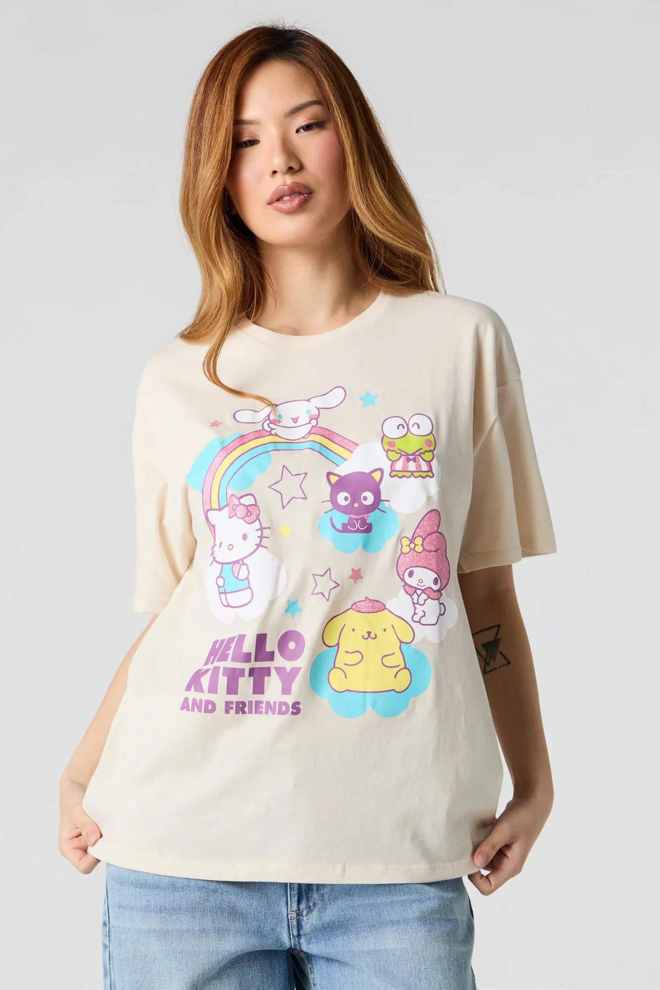 T-shirt de coupe garçonne à imprimé Hello Kitty & Friends scintillant sold by Urban Planet