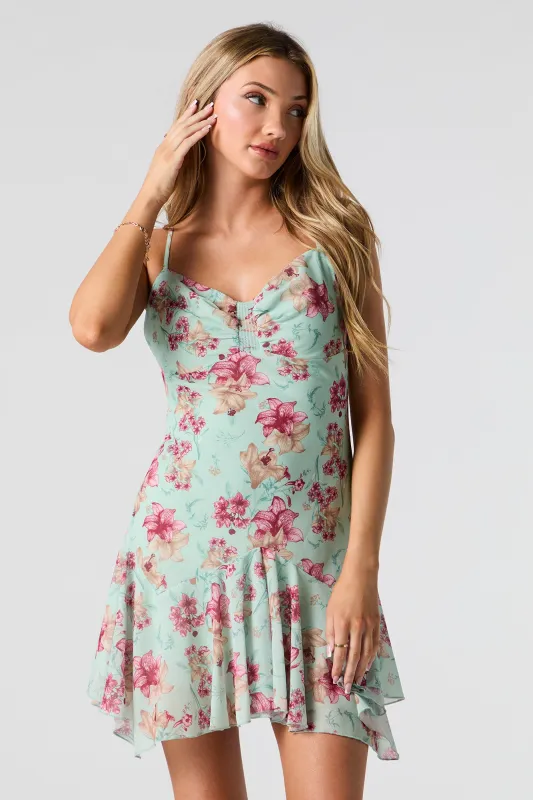 Minirobe asymétrique en chiffon fleuri sold by Urban Planet