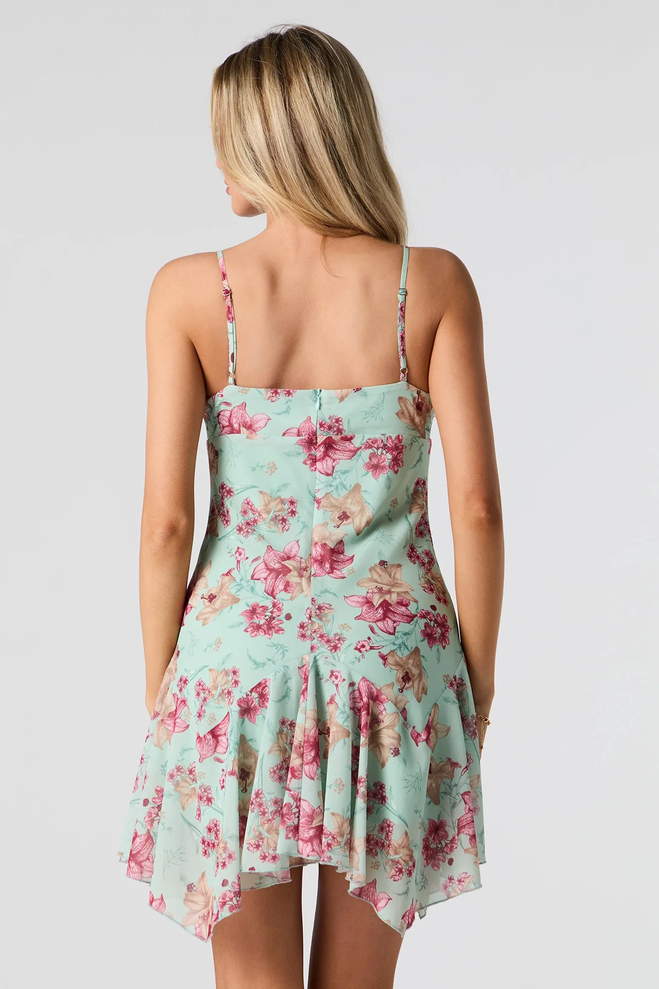 Minirobe asymétrique en chiffon fleuri sold by Urban Planet product image thumbnail 2