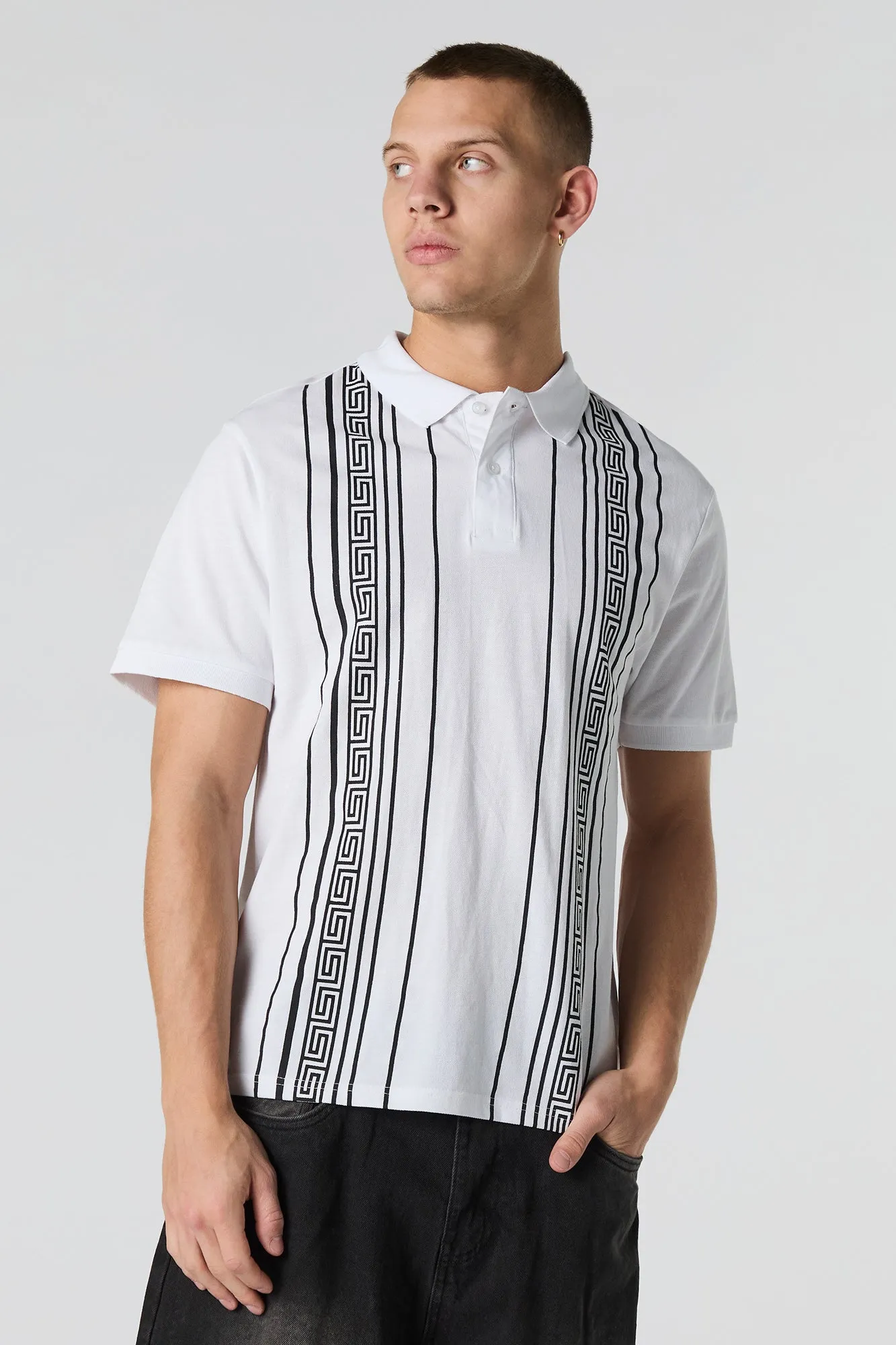 Polo rayé à motif géométrique sold by Urban Planet