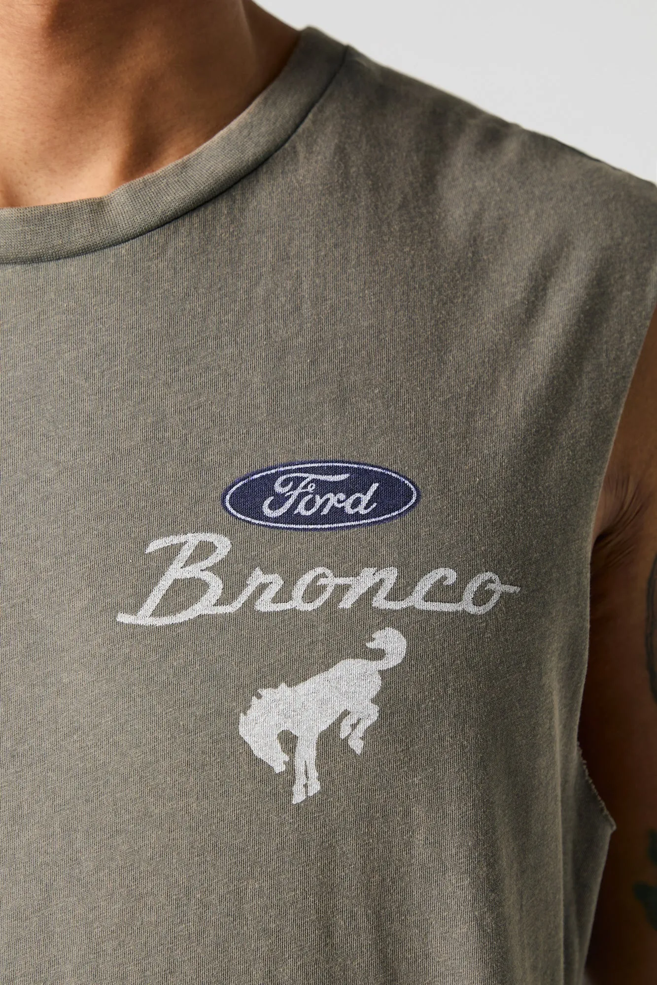 Débardeur délavé à imprimé Ford Bronco sold by Urban Planet product image thumbnail 4
