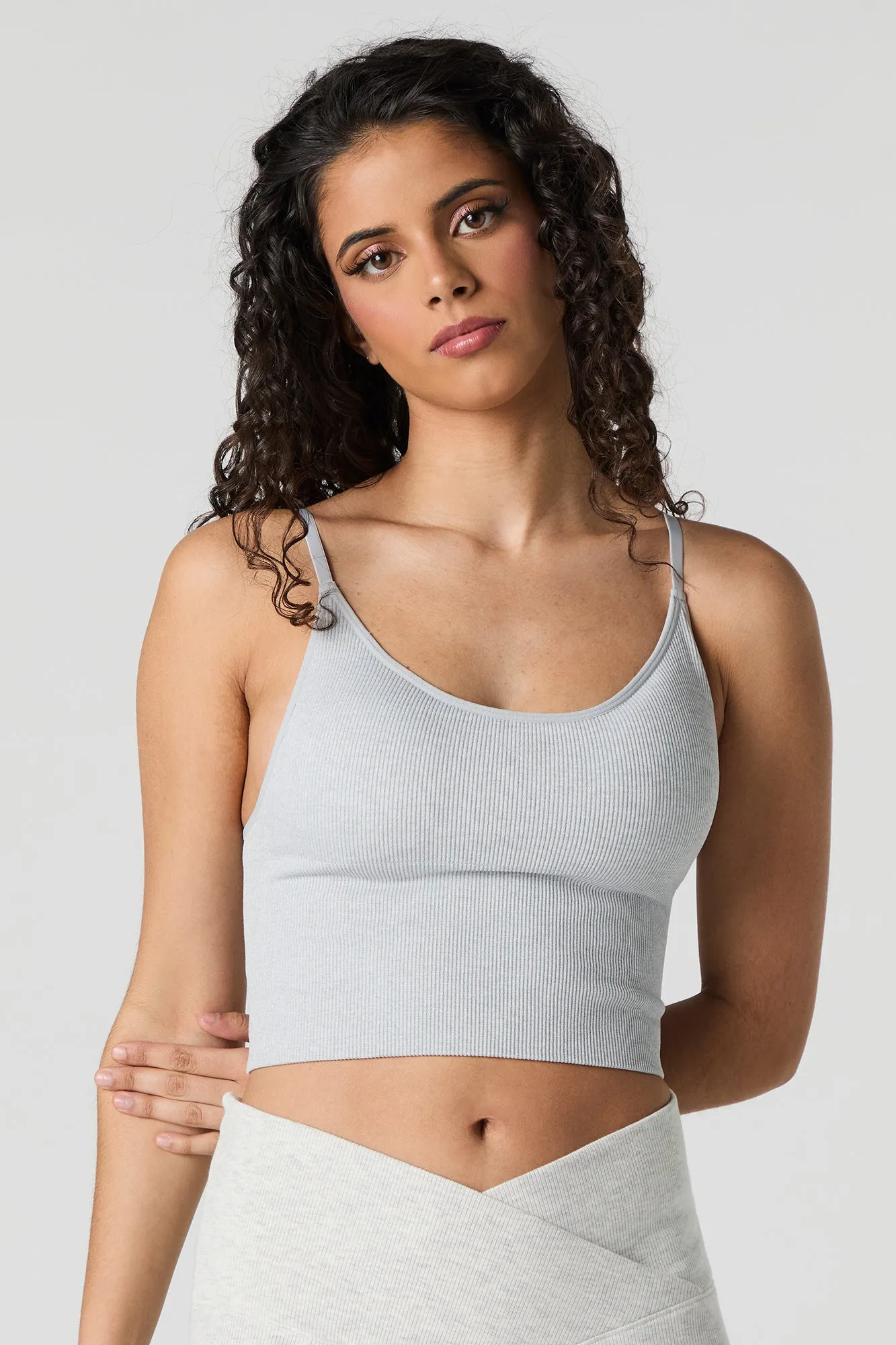 Camisole côtelée à encolure dégagée avec bonnets intégrés sold by Urban Planet