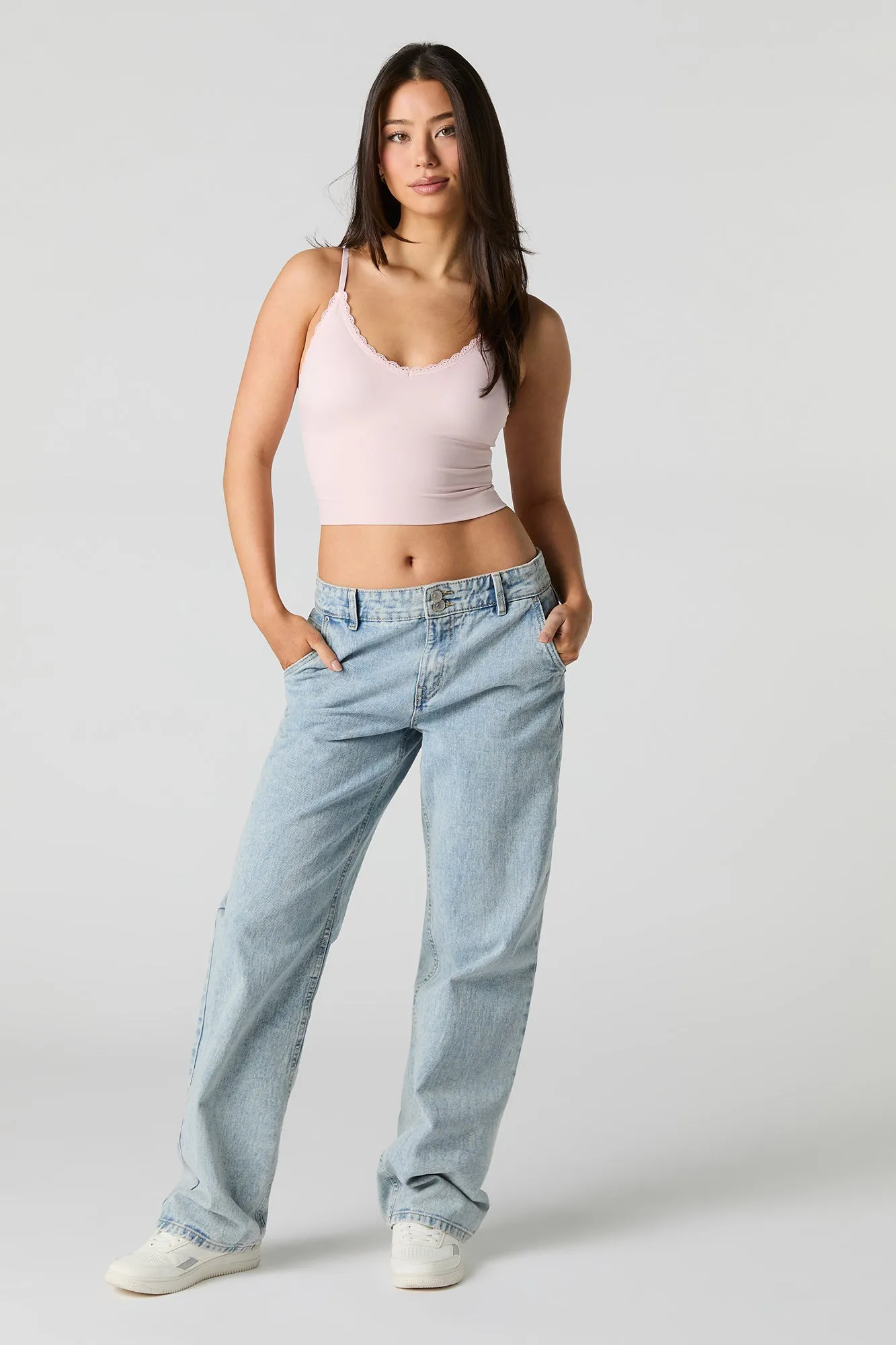 Camisole sans couture avec liséré de dentelle et encolure en V sold by Urban Planet product image thumbnail 3