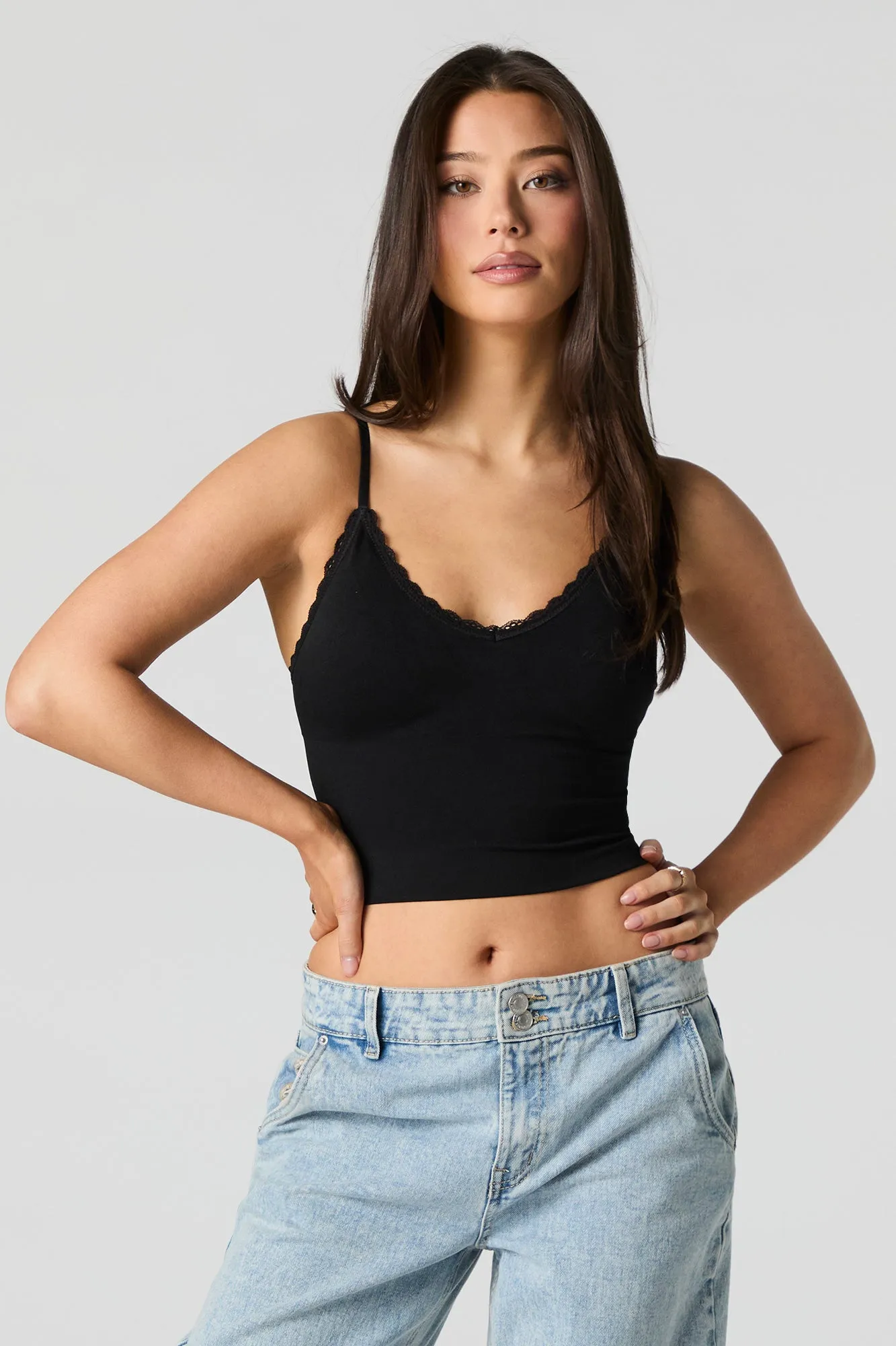 Camisole sans couture avec liséré de dentelle et encolure en V sold by Urban Planet product image thumbnail 4