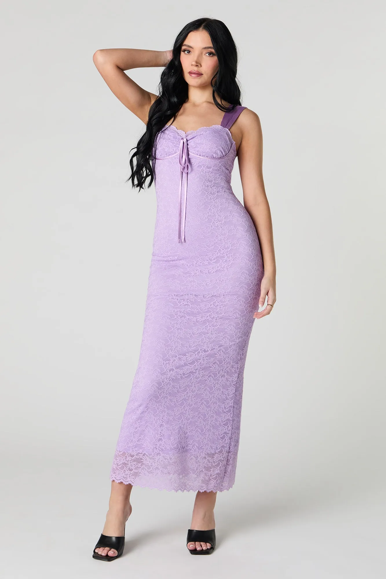 Robe maxi en dentelle avec décolleté en coeur sold by Urban Planet product image thumbnail 4