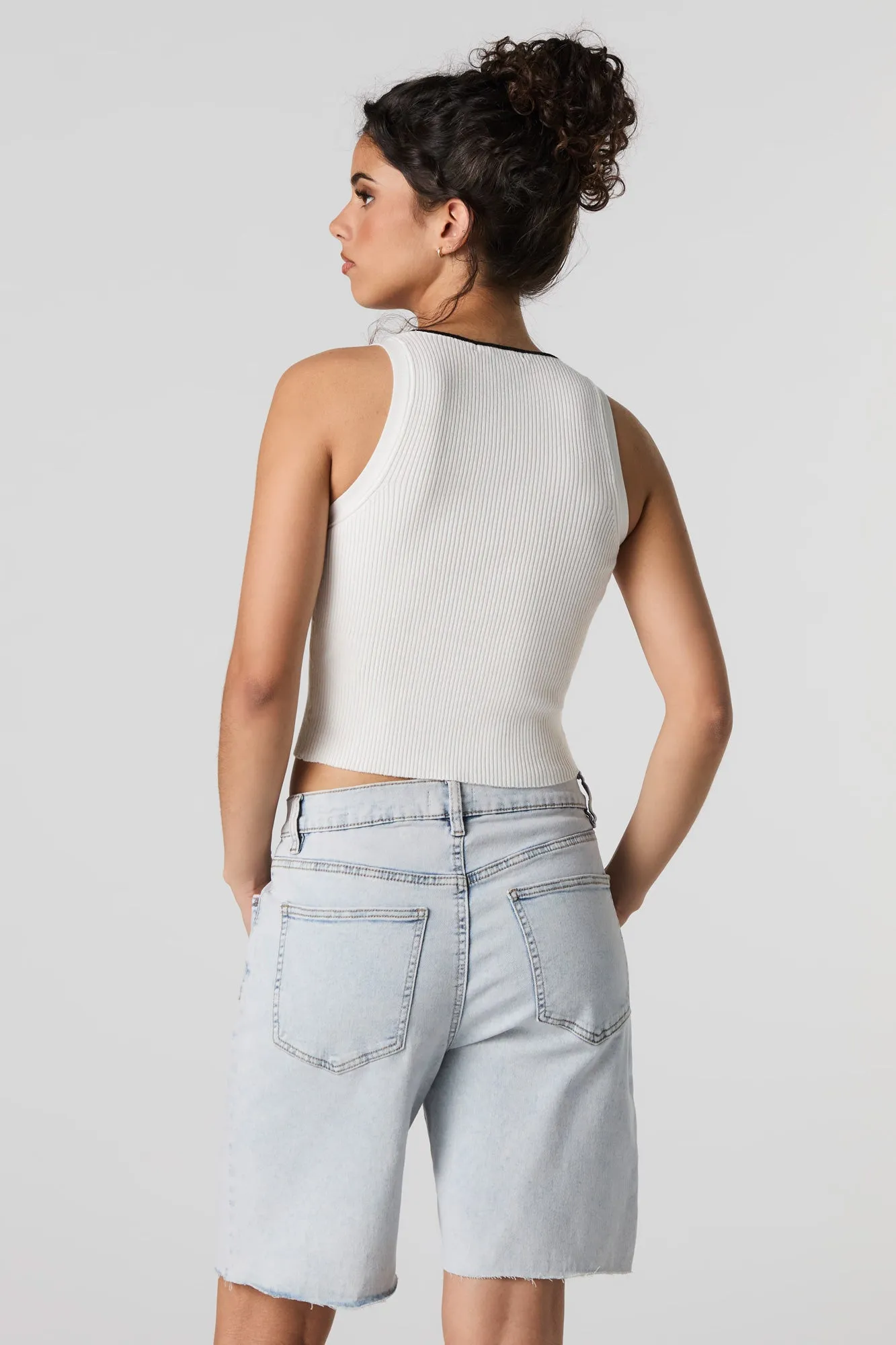 Bermuda en denim extensible à effet d'usure sold by Urban Planet product image thumbnail 2