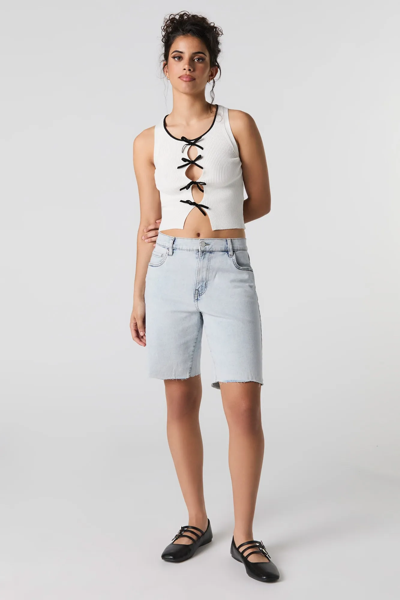 Bermuda en denim extensible à effet d'usure sold by Urban Planet product image thumbnail 3