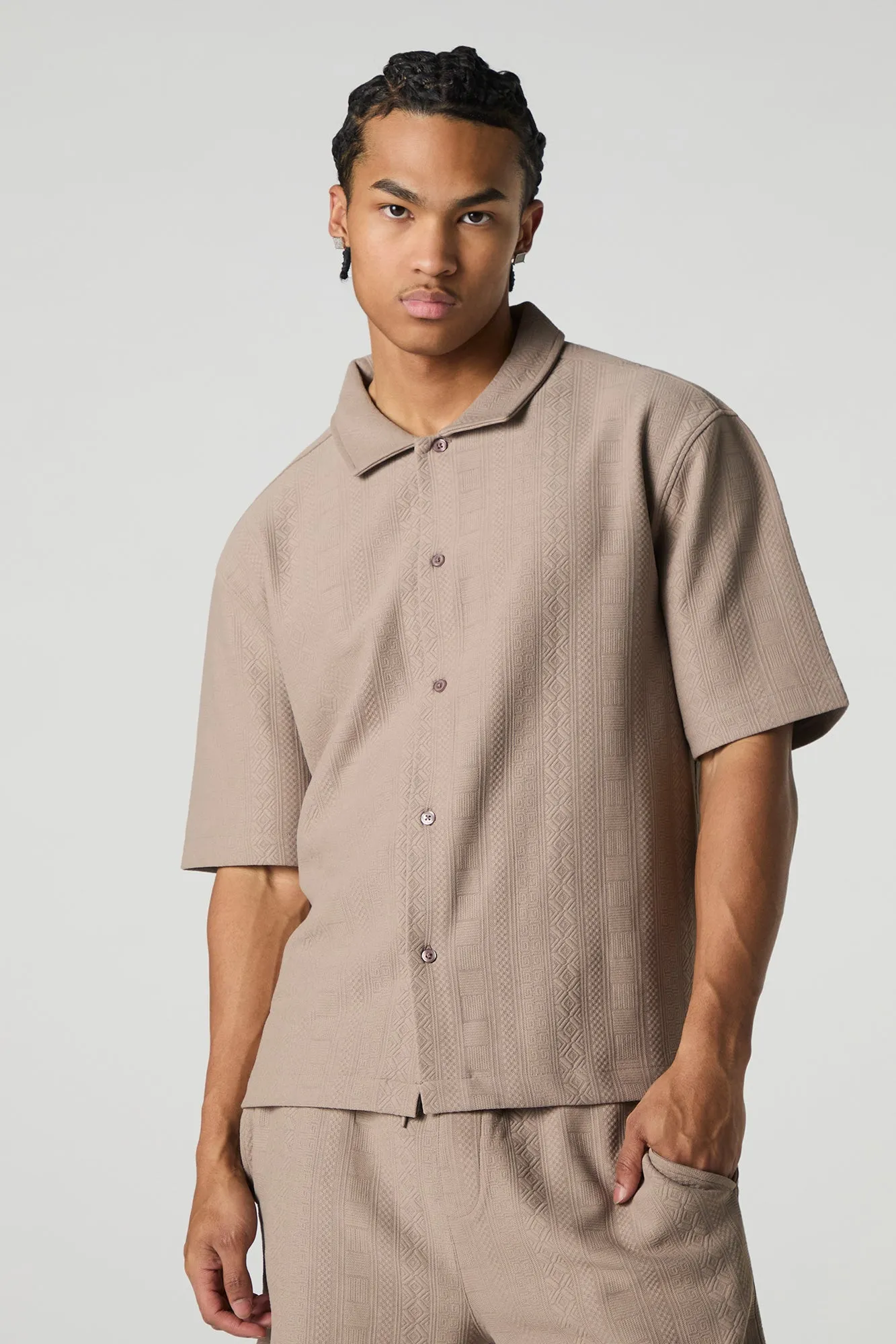 Haut carré boutonné texturé avec motif géométrique sold by Urban Planet product image thumbnail 4