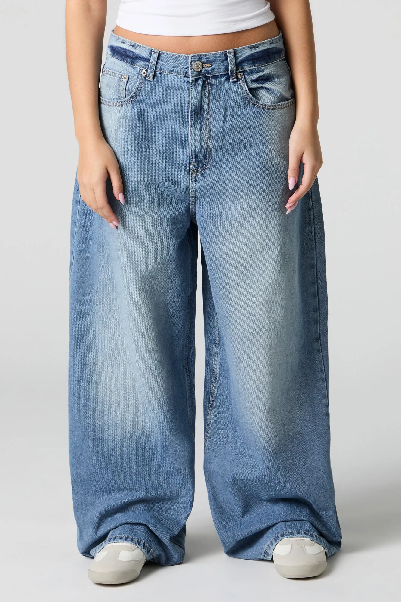 Jean rigide baggy à taille basse et jambe large sold by Urban Planet product image thumbnail 5
