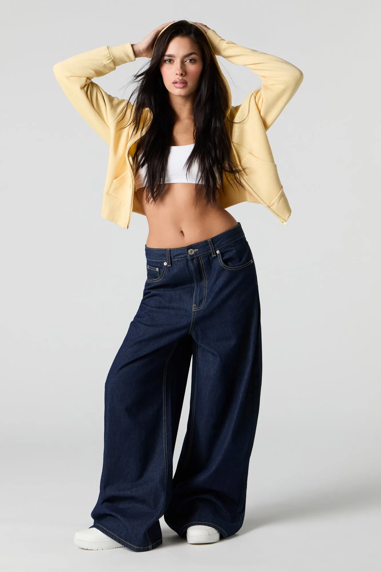 Jean rigide baggy à taille basse et jambe large sold by Urban Planet