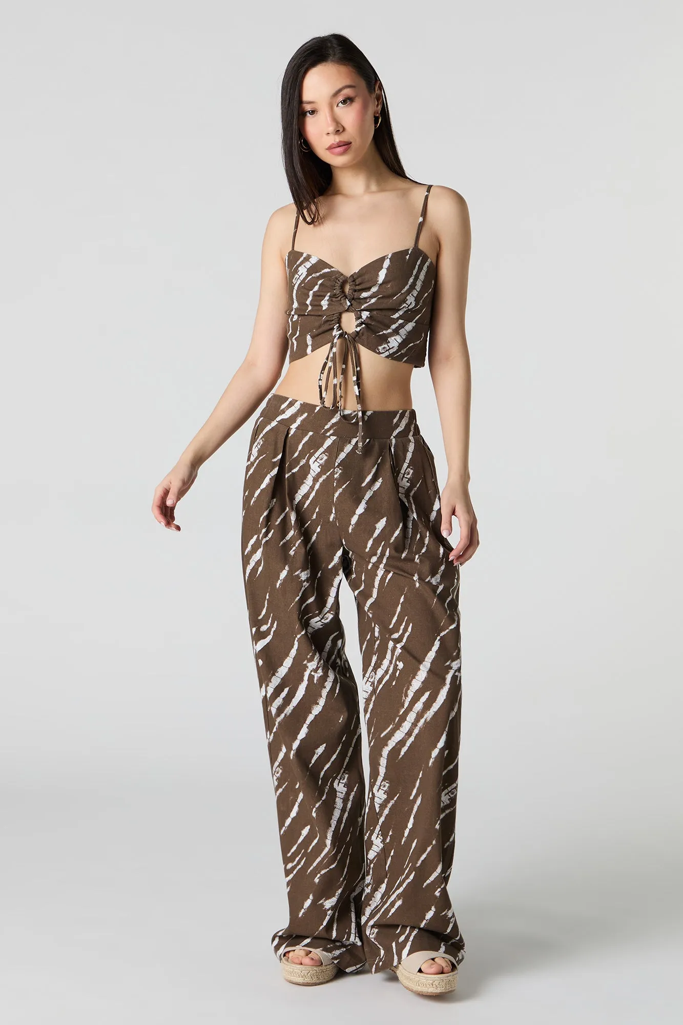 Pantalon à jambe large en mélange de lin plissé sold by Urban Planet