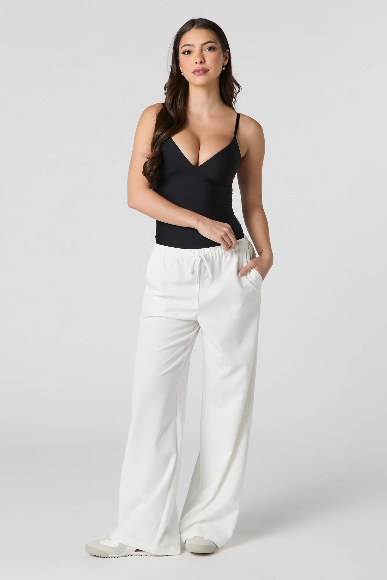 Pantalon à jambe large avec taille coulissante sold by Urban Planet